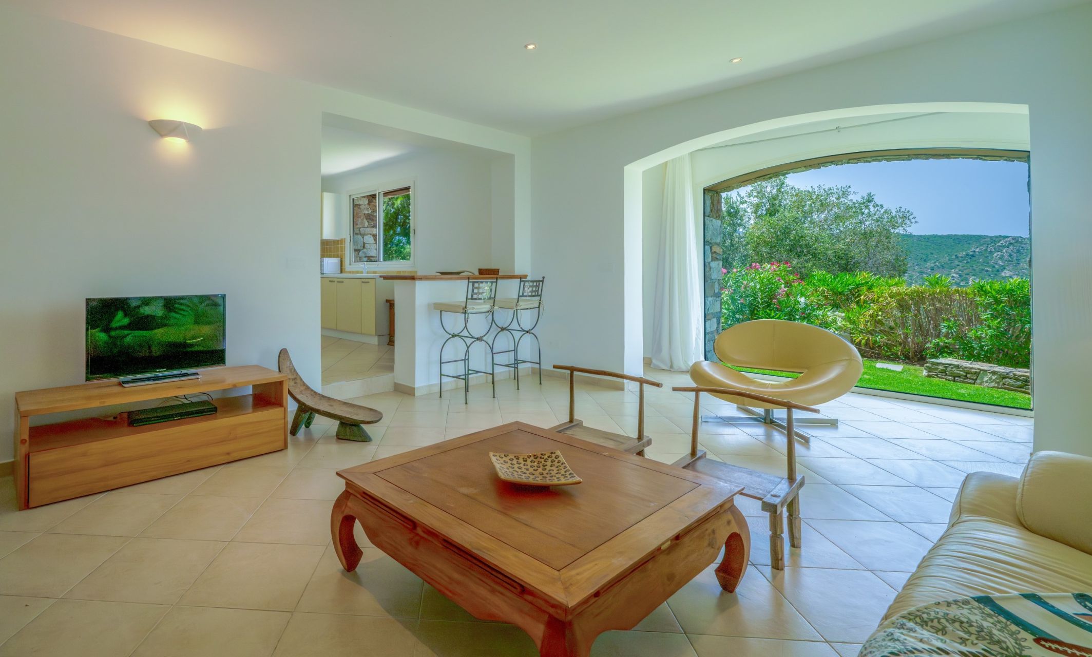 luxury house 8 Rooms for seasonal rent on ST FLORENT (20217)