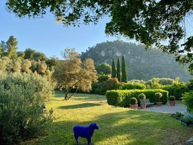 luxury villa 8 Rooms for sale on SALERNES (83690)