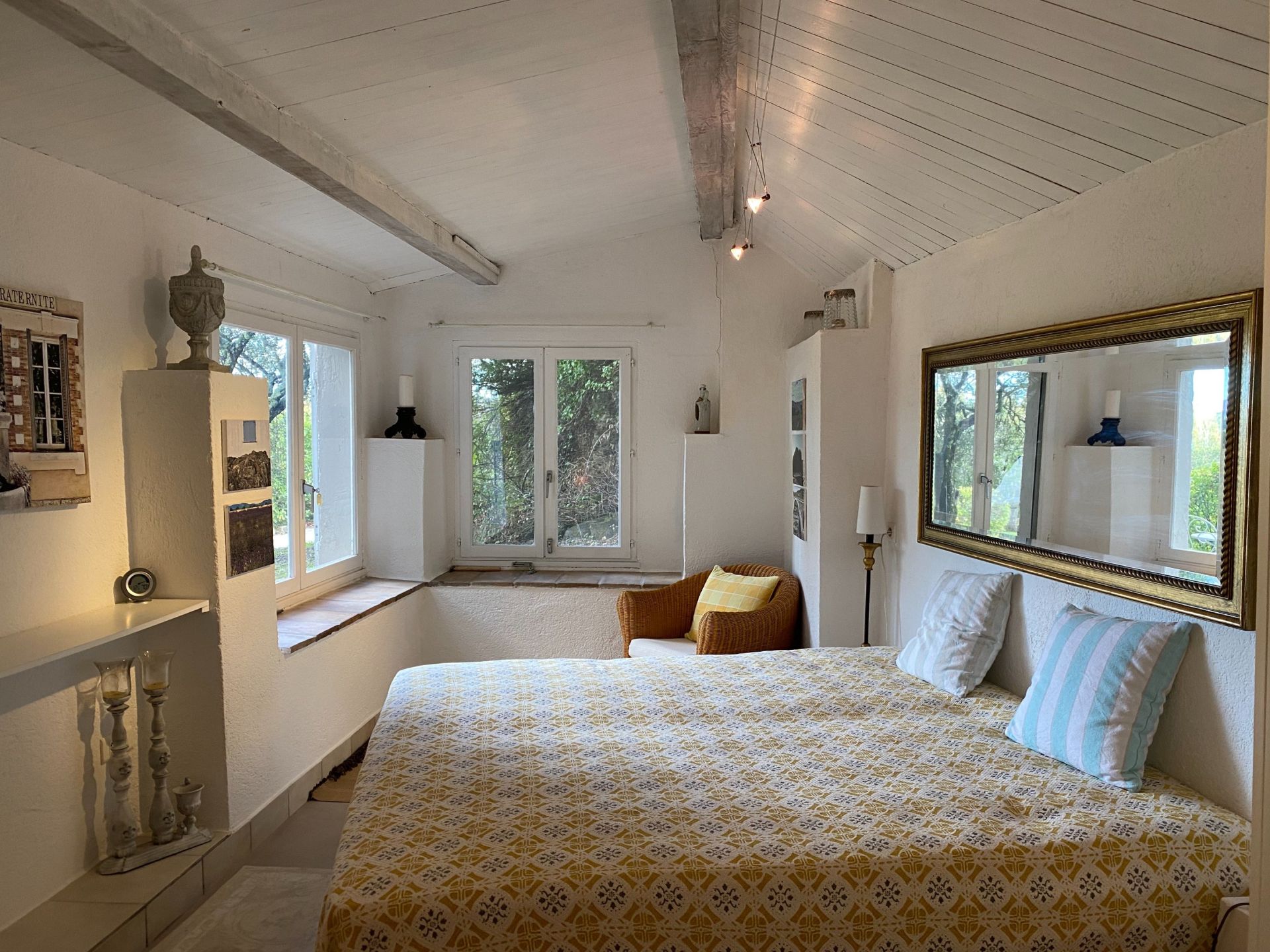 luxury villa 8 Rooms for sale on SALERNES (83690)
