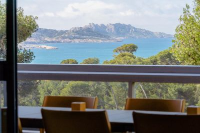 Sale Luxury apartment Marseille 8 3 Rooms 91 m²