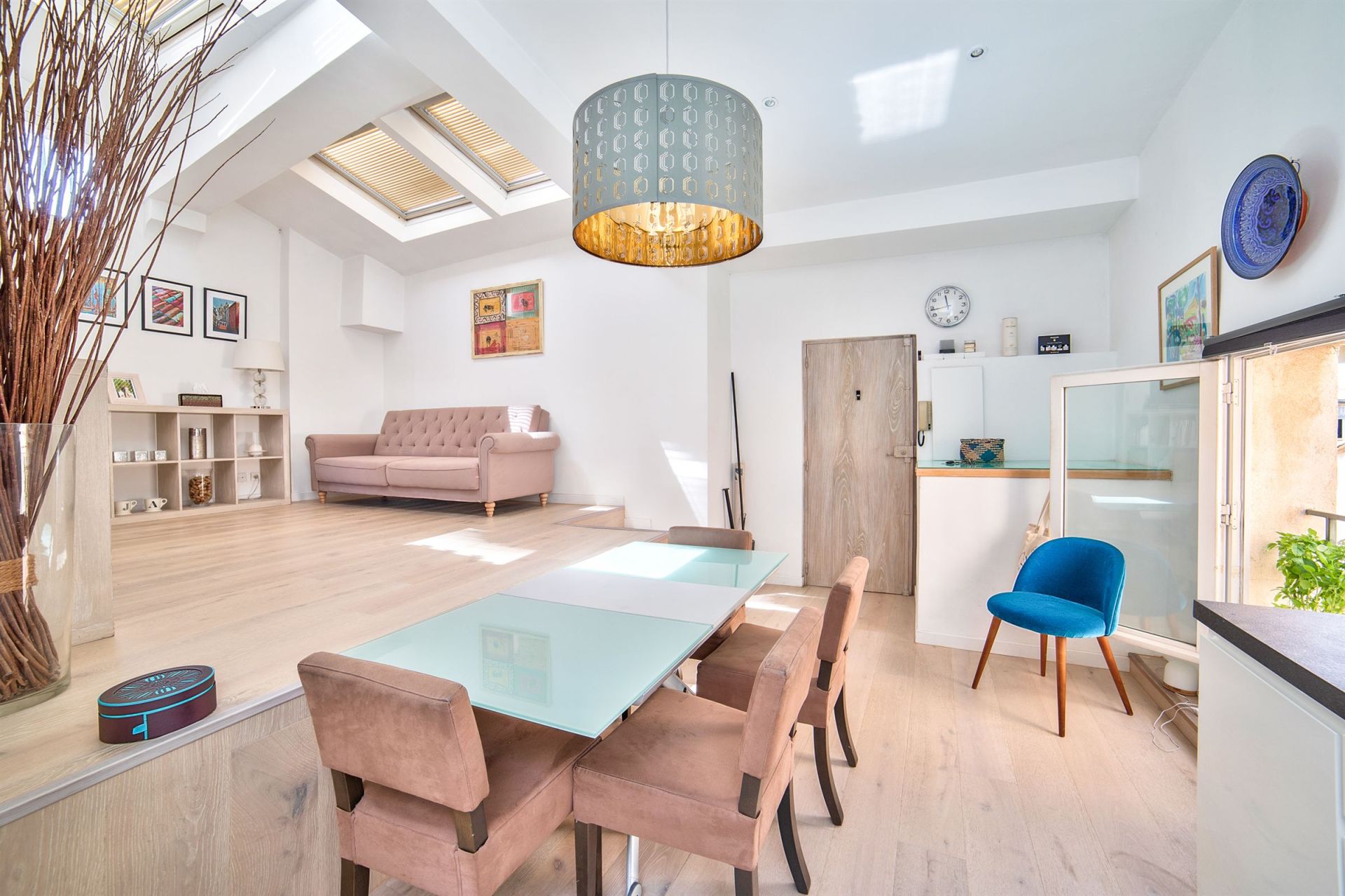 luxury apartment 3 Rooms for sale on AIX EN PROVENCE (13100)