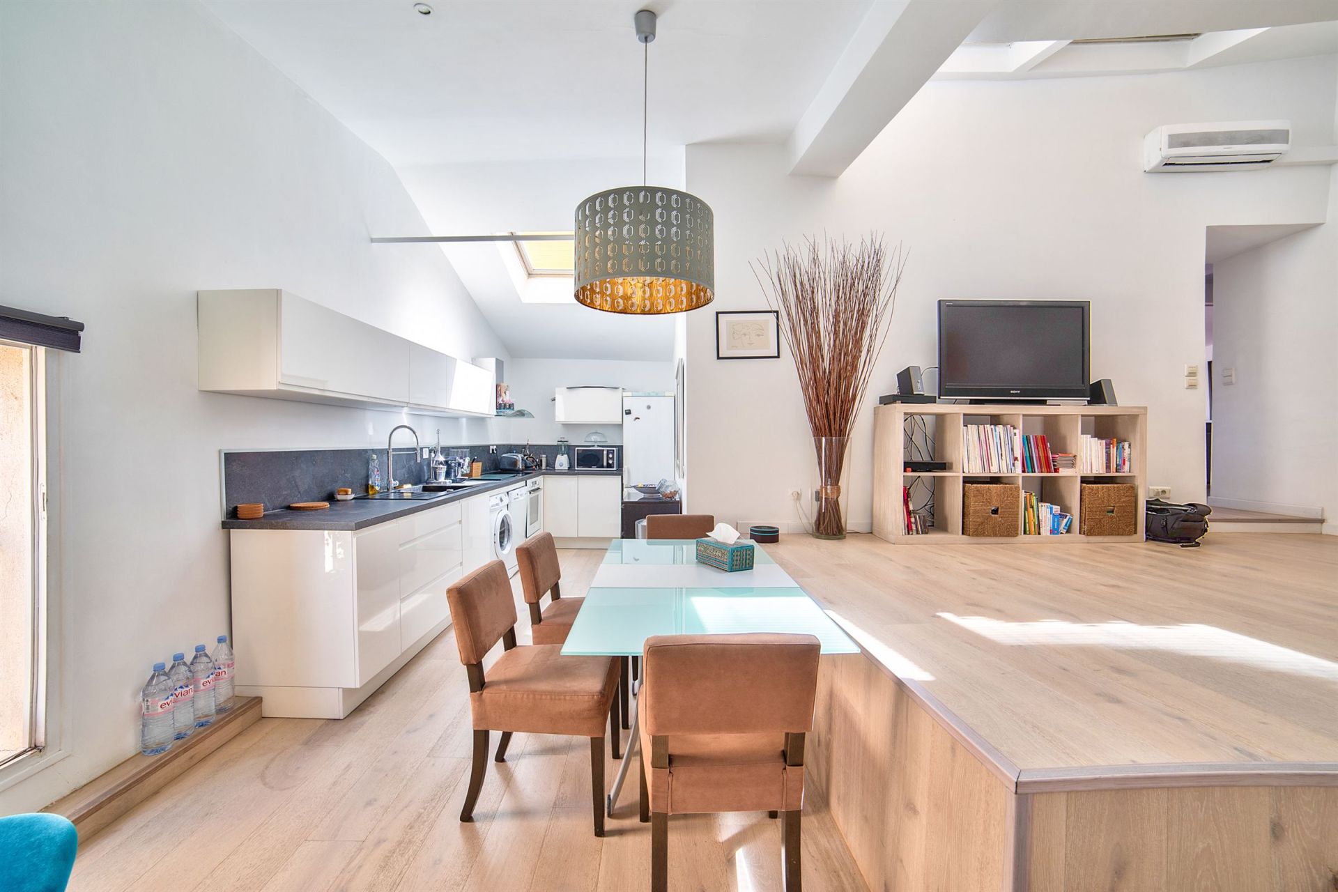 luxury apartment 3 Rooms for sale on AIX EN PROVENCE (13100)