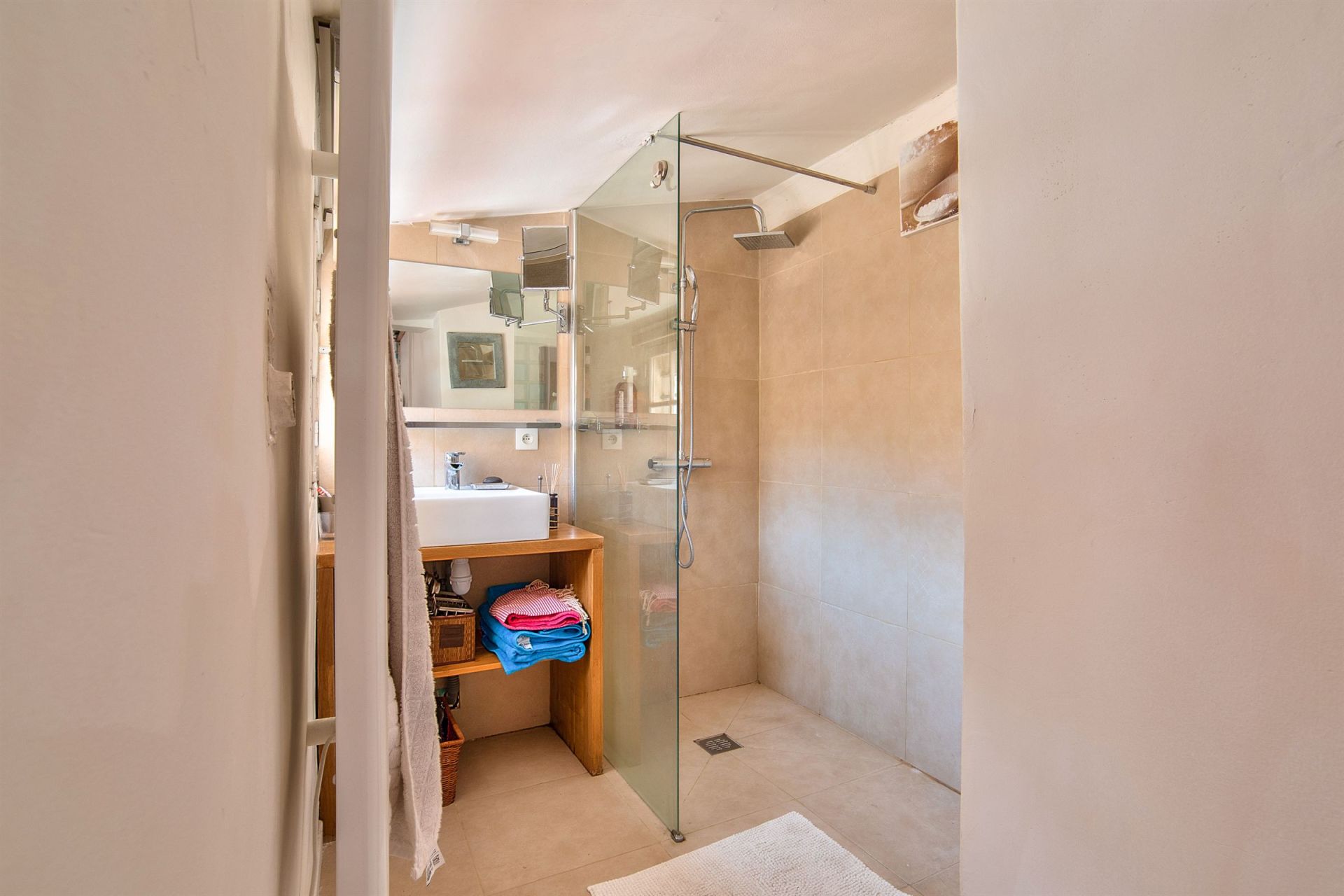 luxury apartment 3 Rooms for sale on AIX EN PROVENCE (13100)