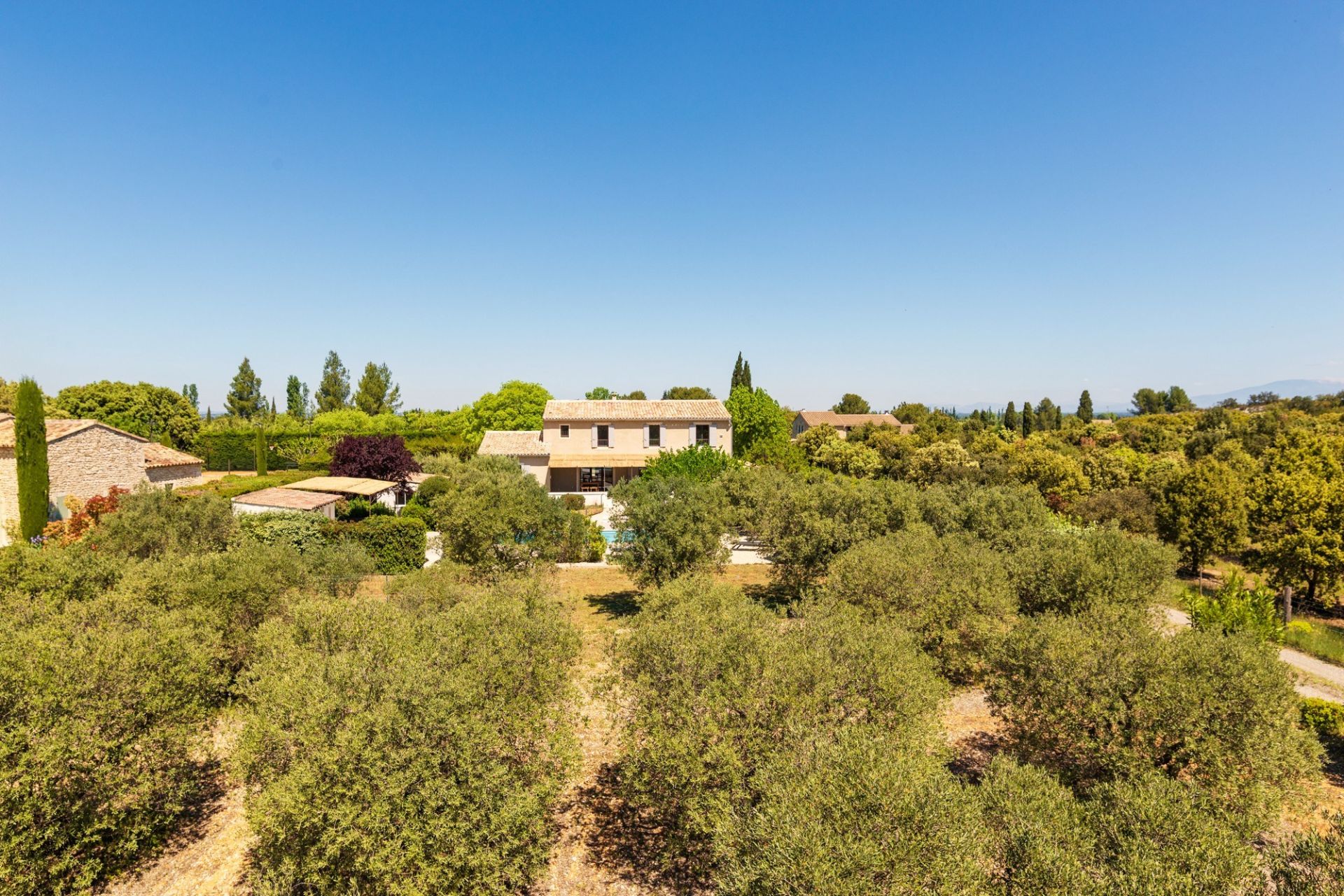 mas 6 Pièces en location saisonnière sur EYGALIERES (13810)