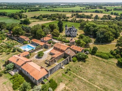 Sale Castle Mareuil-sur-Lay-Dissais 12 Rooms 300 m²