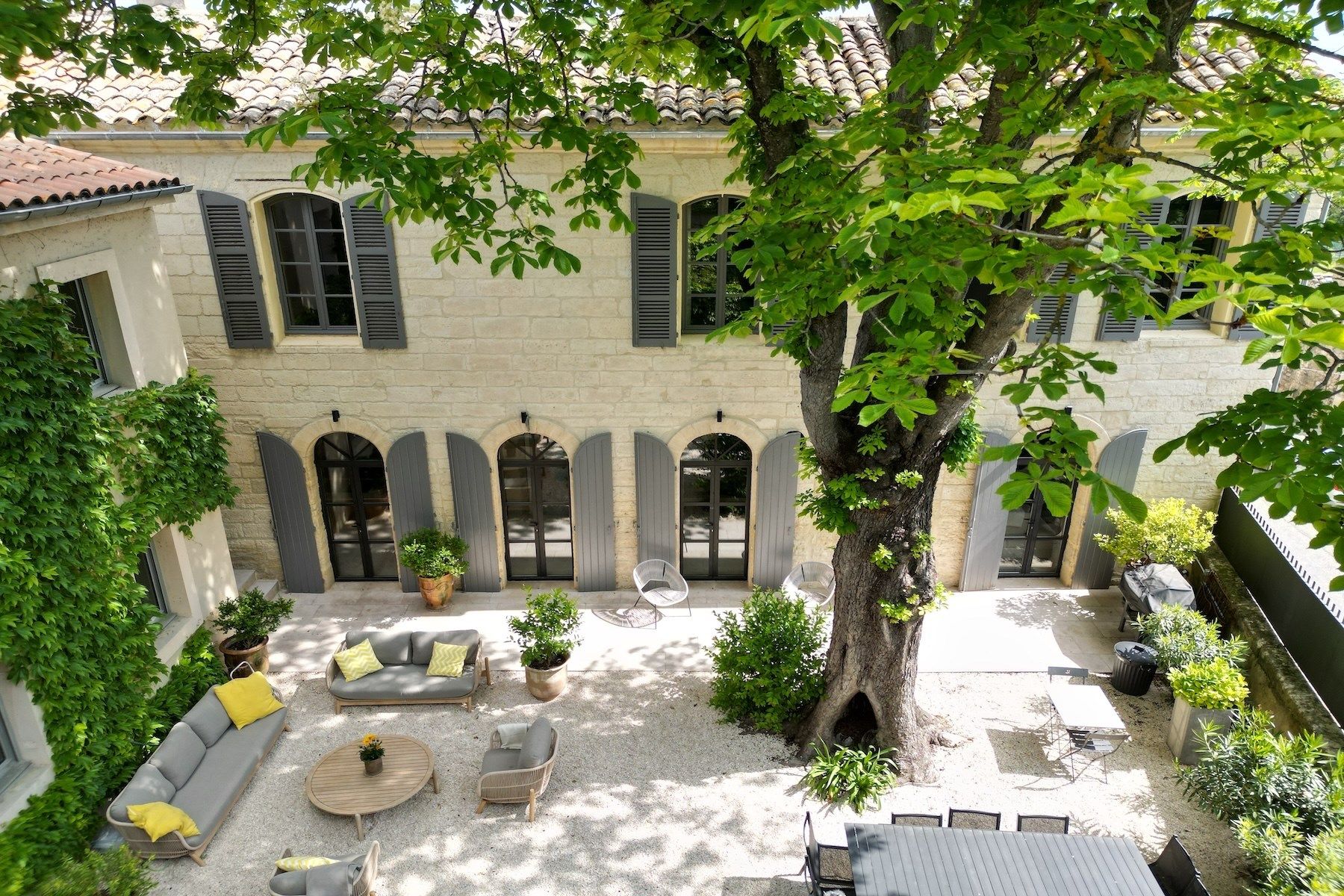 mas 10 Rooms for sale on UZES (30700)
