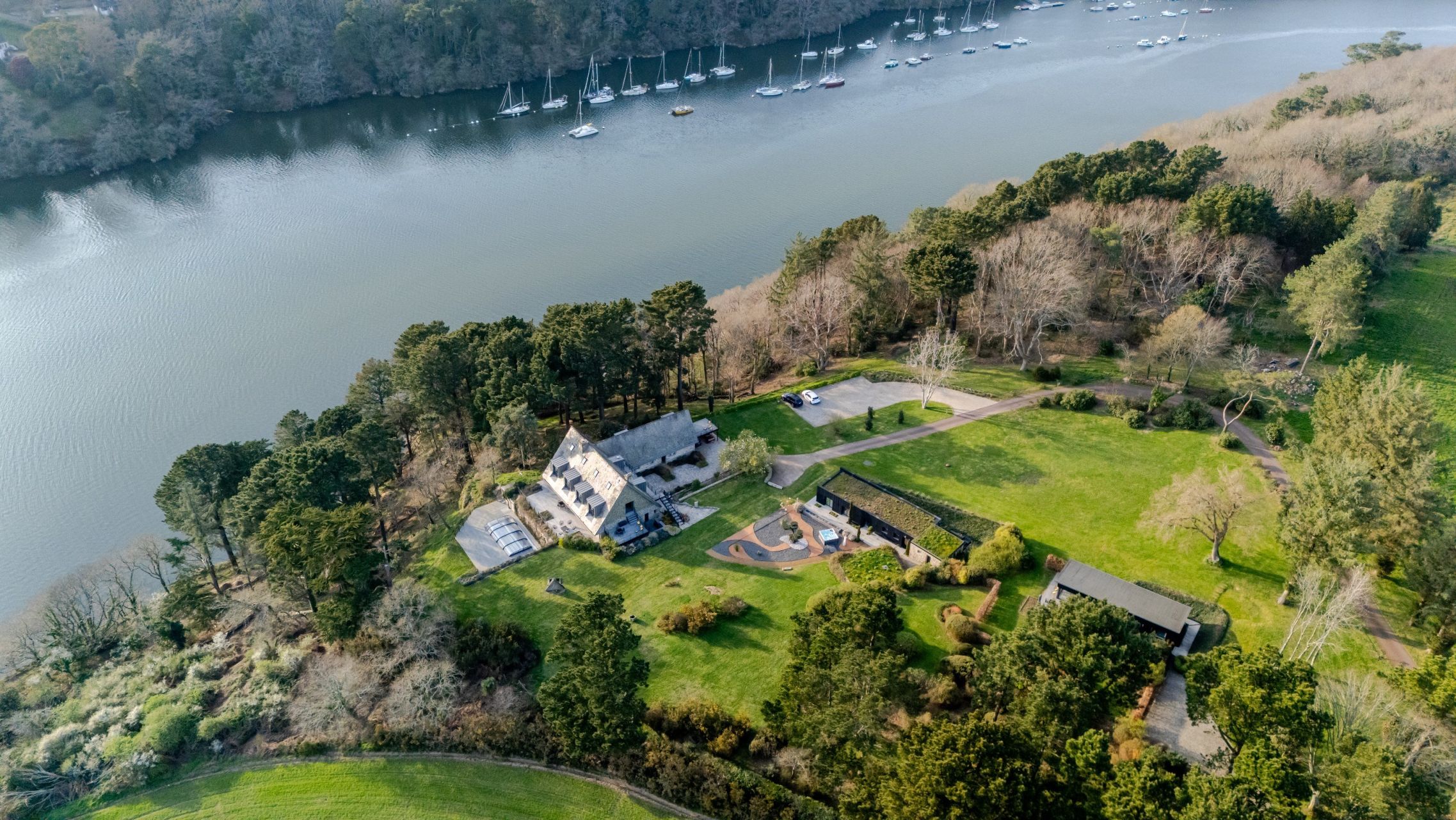 maison de luxe 19 Pièces en vente sur GUIDEL (56520)