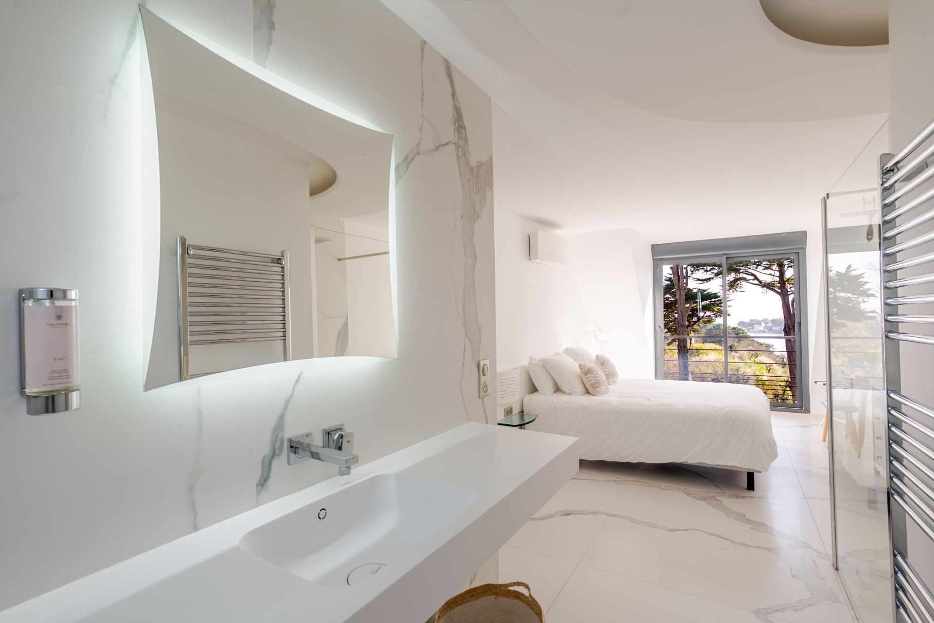 luxury house 19 Rooms for sale on GUIDEL (56520)
