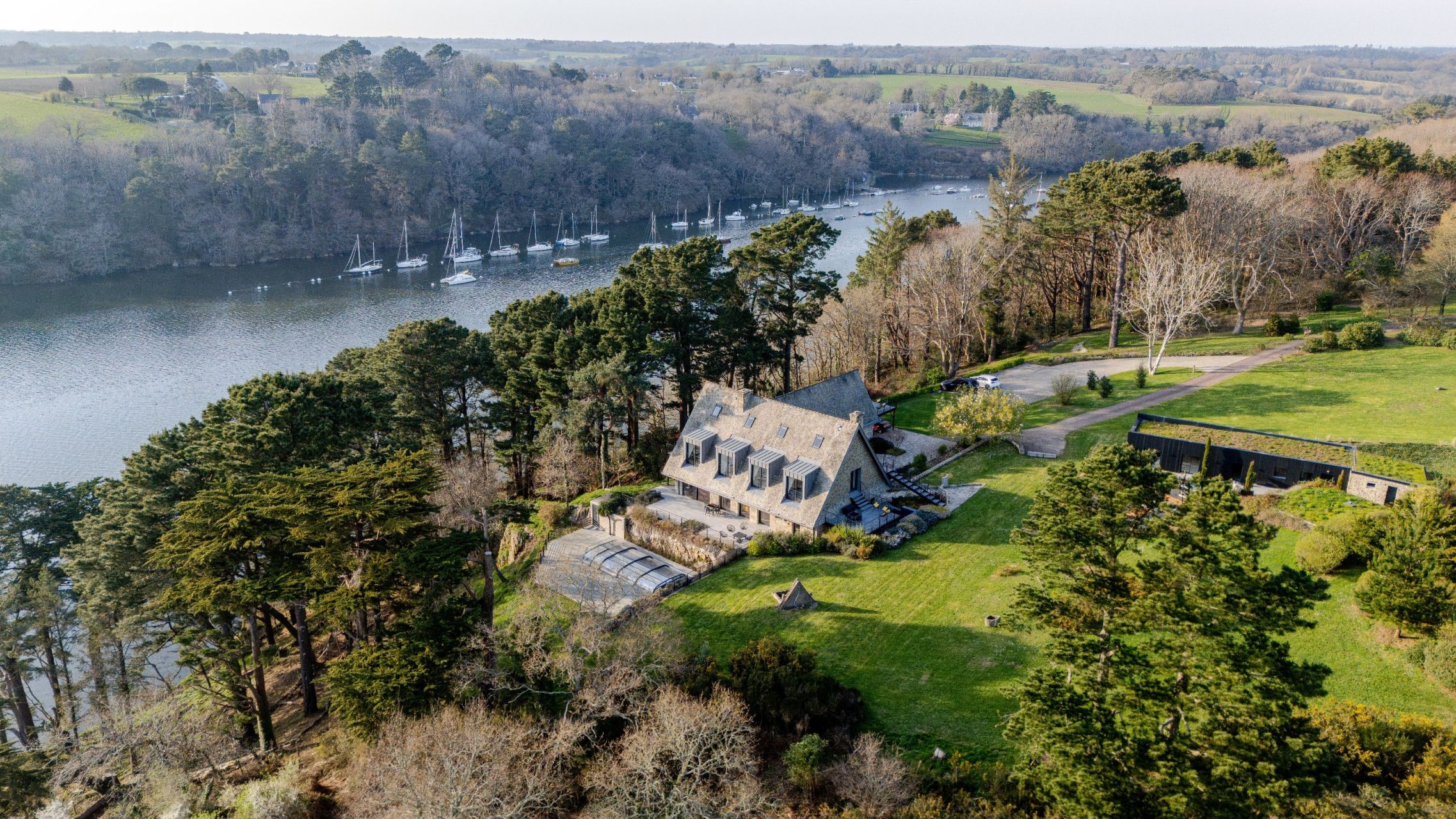 maison de luxe 19 Pièces en vente sur GUIDEL (56520)