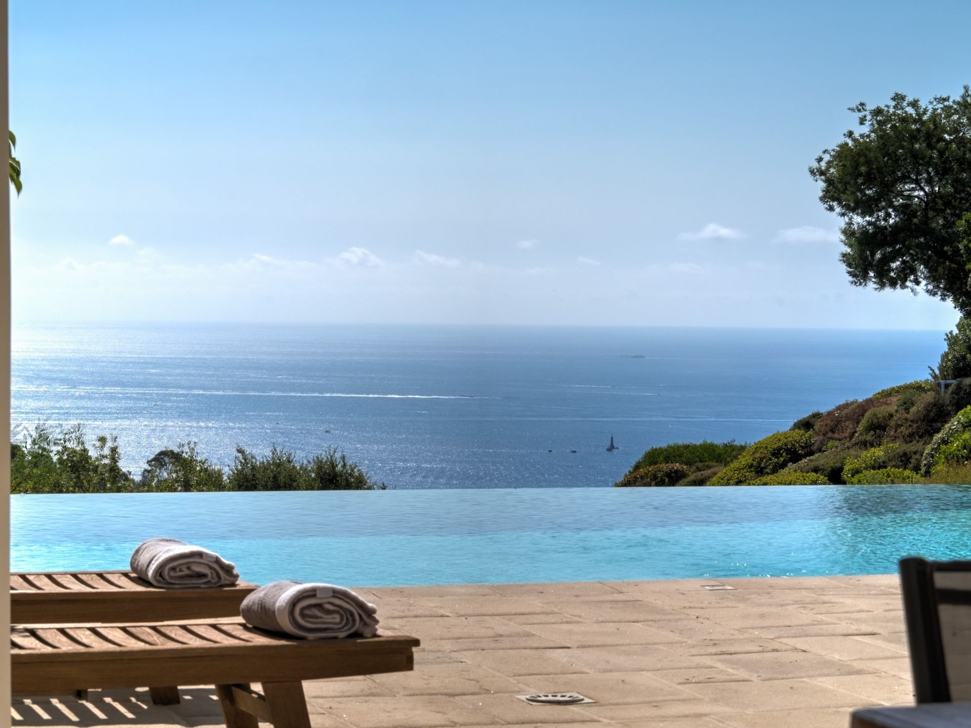 luxury villa 10 Rooms for sale on CANNES (06400)
