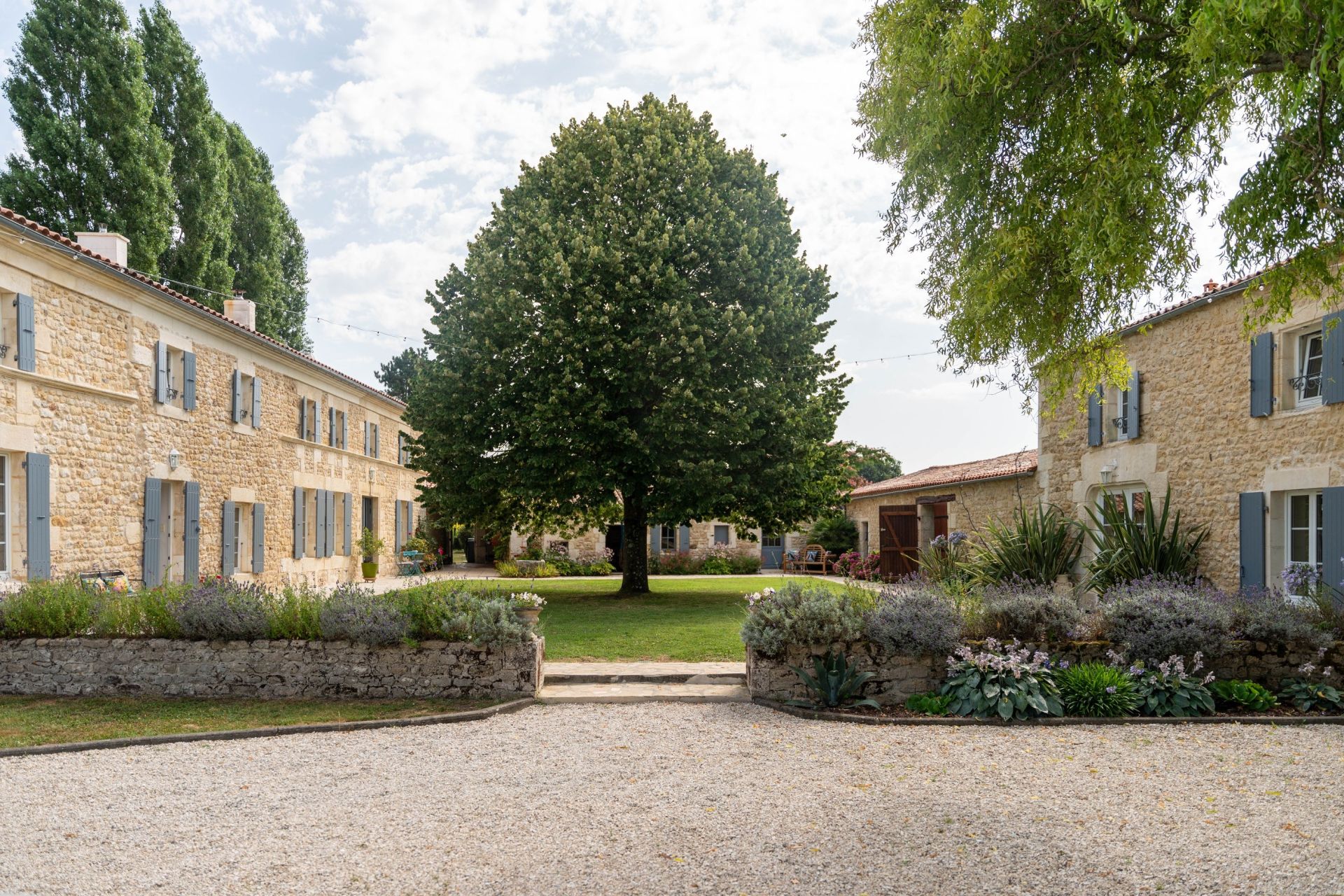 luxury property 12 Rooms for sale on LA GRIPPERIE ST SYMPHORIEN (17620)