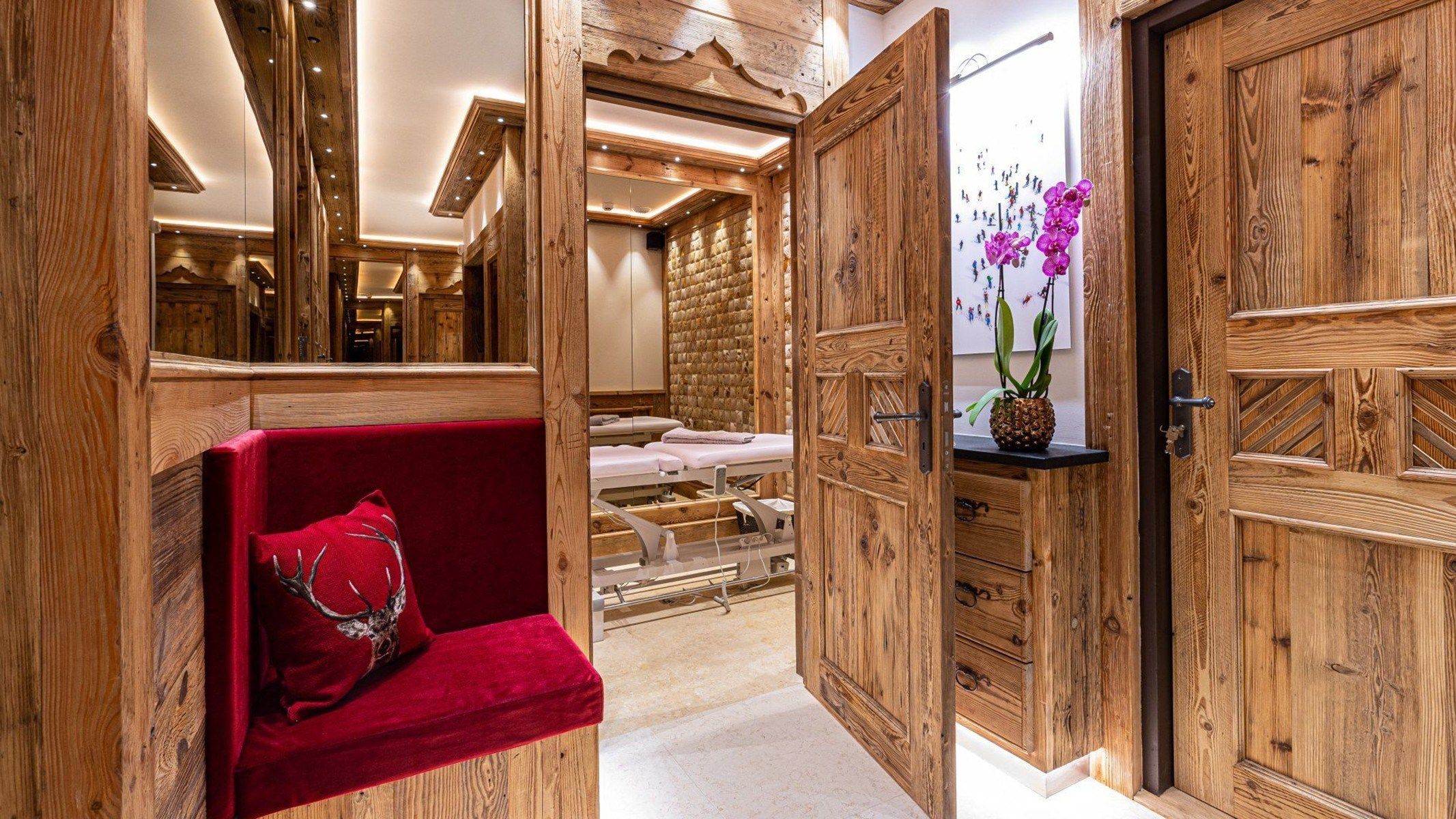 luxury chalet 7 Rooms for seasonal rent on COURCHEVEL (73120)