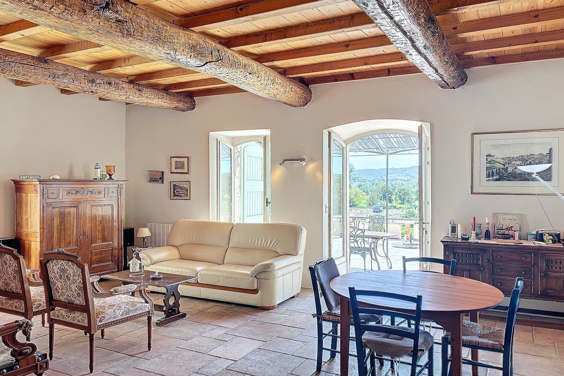luxury house 8 Rooms for sale on UZES (30700)