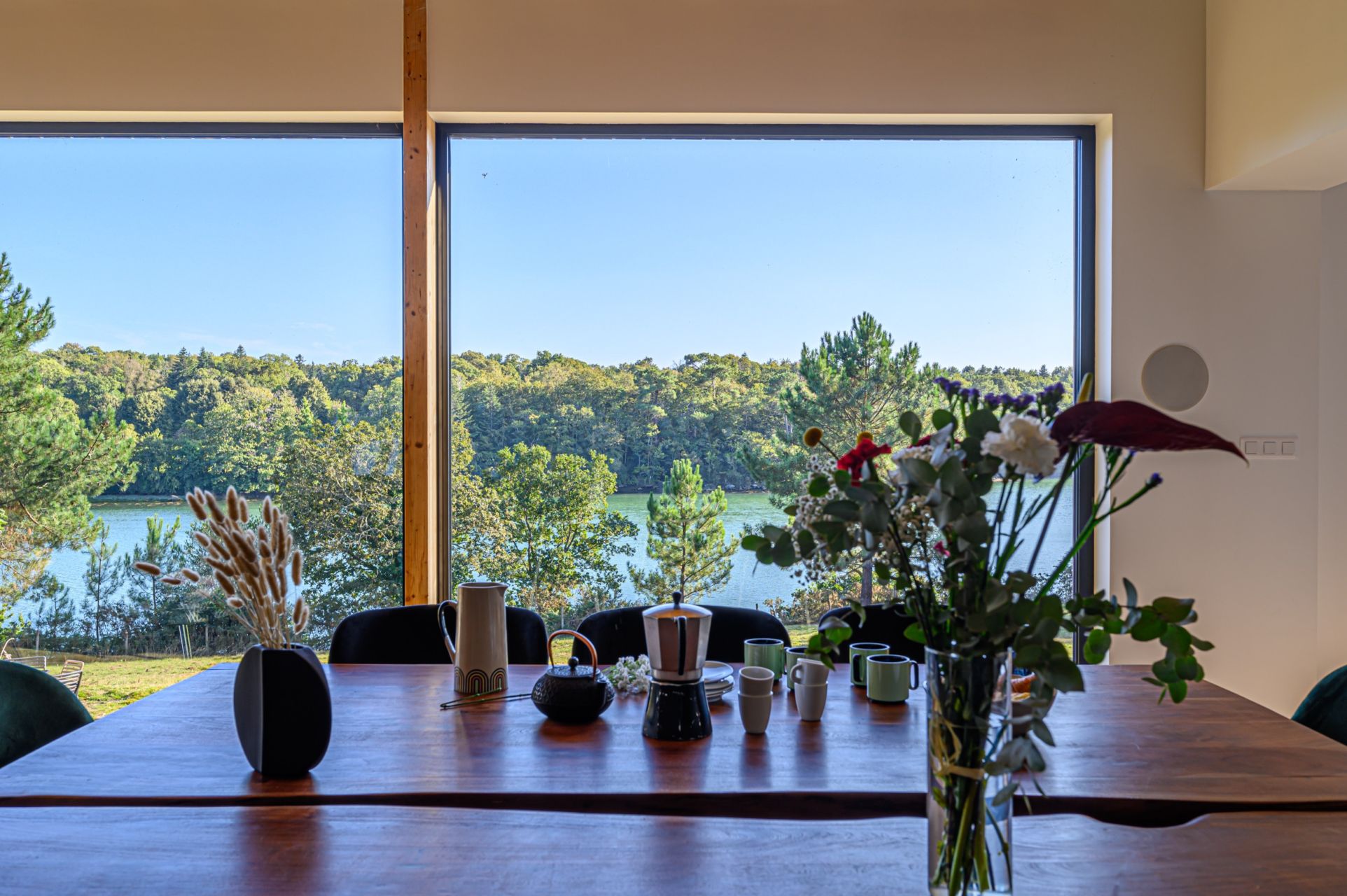 luxury house 8 Rooms for seasonal rent on GOUESNACH (29950)