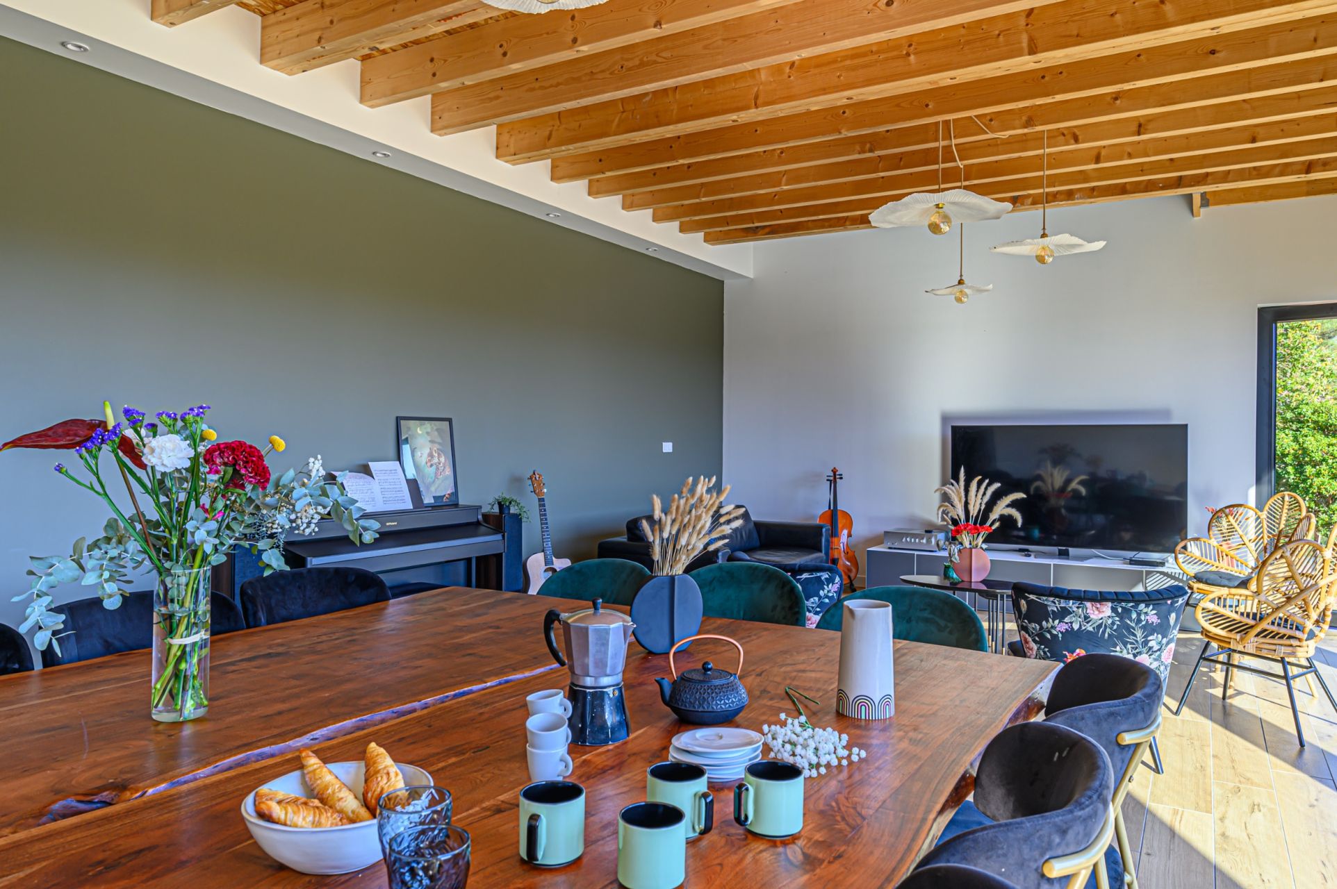 luxury house 8 Rooms for seasonal rent on GOUESNACH (29950)