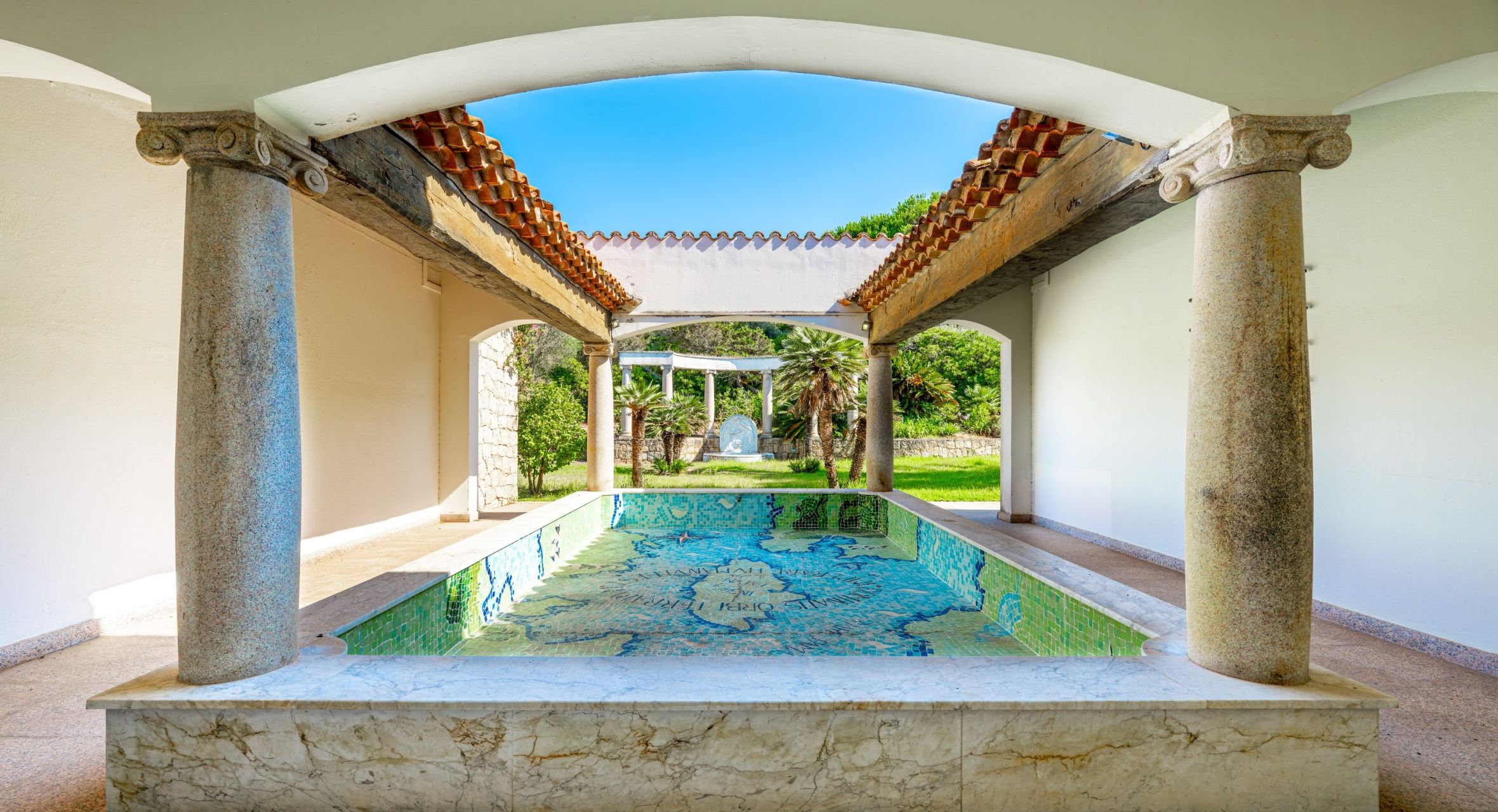 luxury villa 10 Rooms for sale on PIETROSELLA (20166)