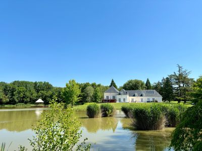 Vente Maison de luxe Saint-Cyran-du-Jambot 16&nbsp;Pièces 640&nbsp;m²