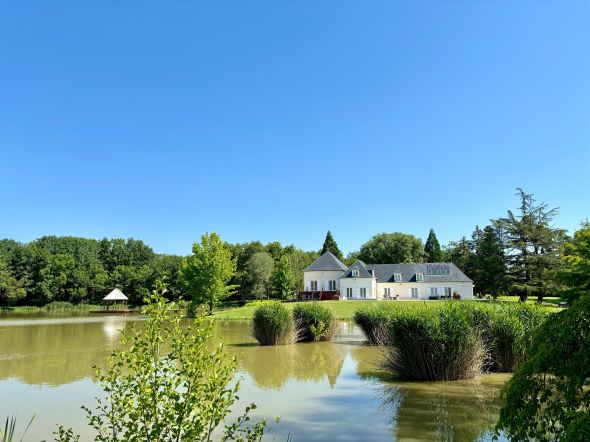 Vente Maison de luxe Saint-Cyran-du-Jambot 16 Pièces 640 m²