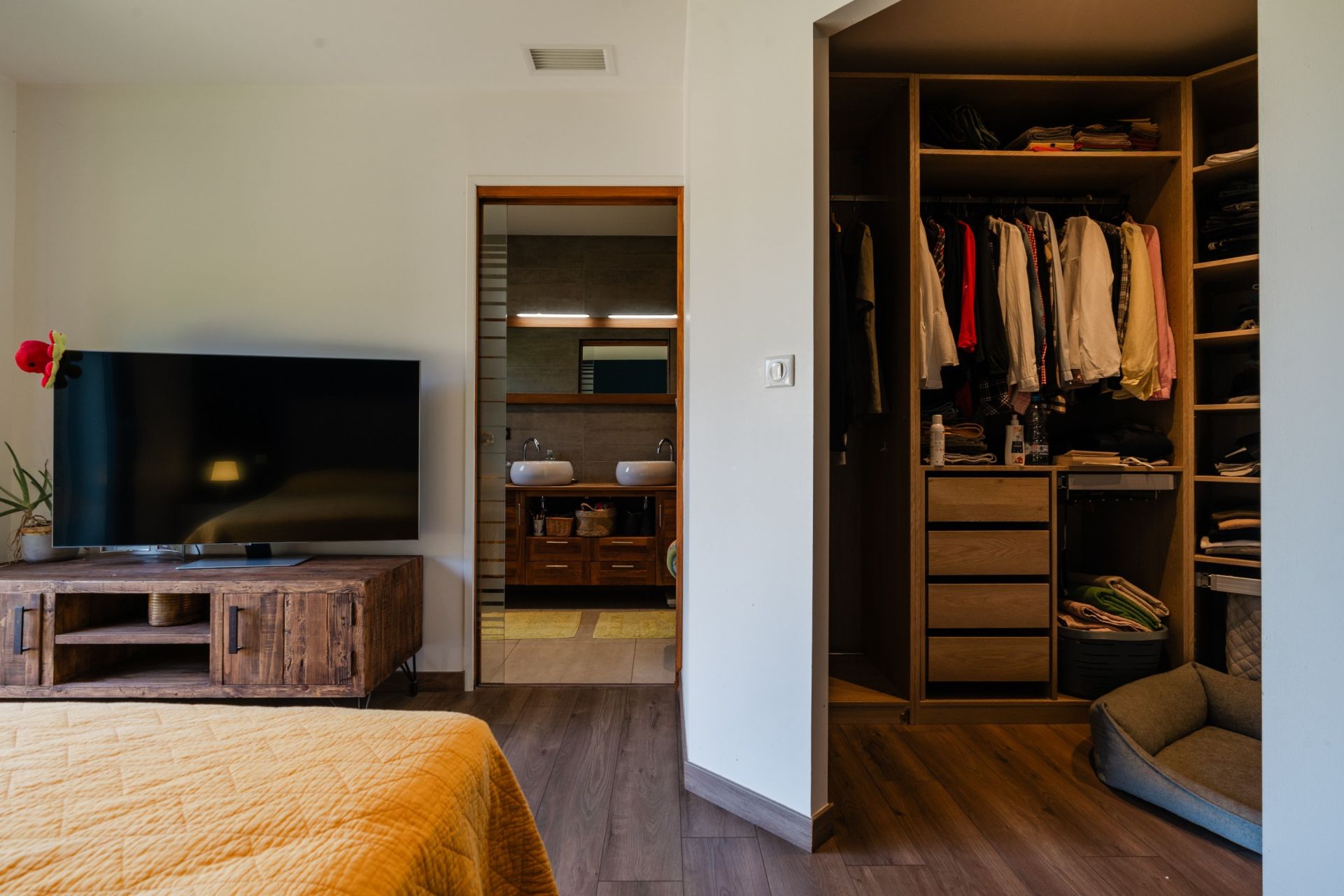 luxury house 6 Rooms for sale on THUIR (66300)