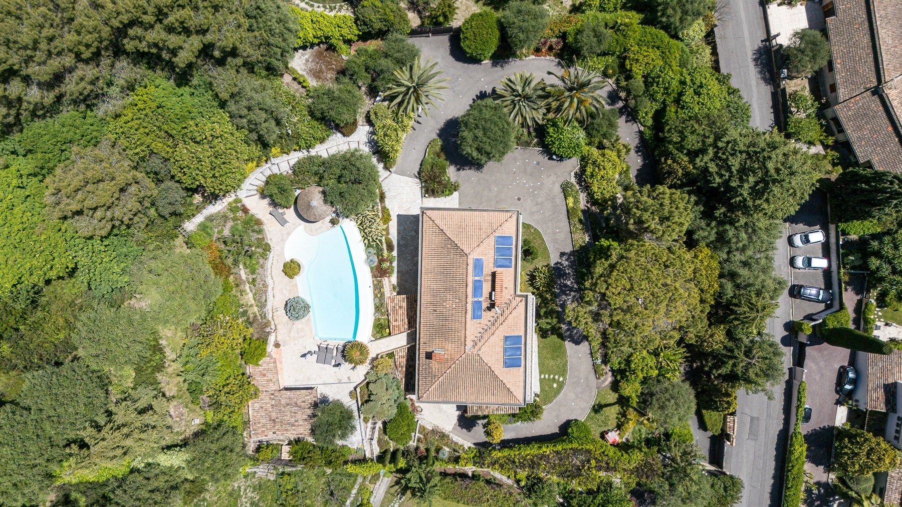 luxury villa 10 Rooms for sale on NICE (06000)