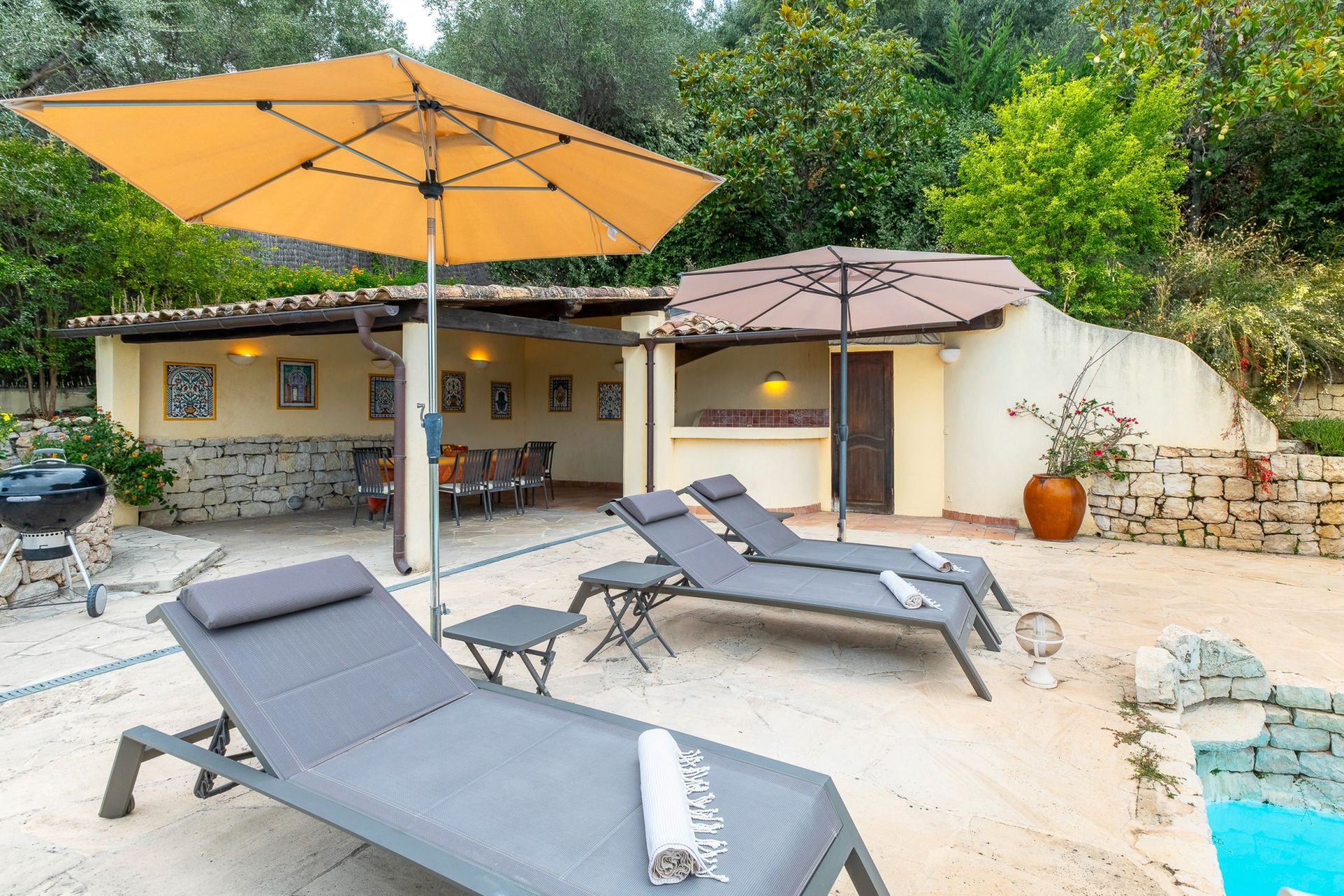 luxury villa 10 Rooms for sale on NICE (06000)