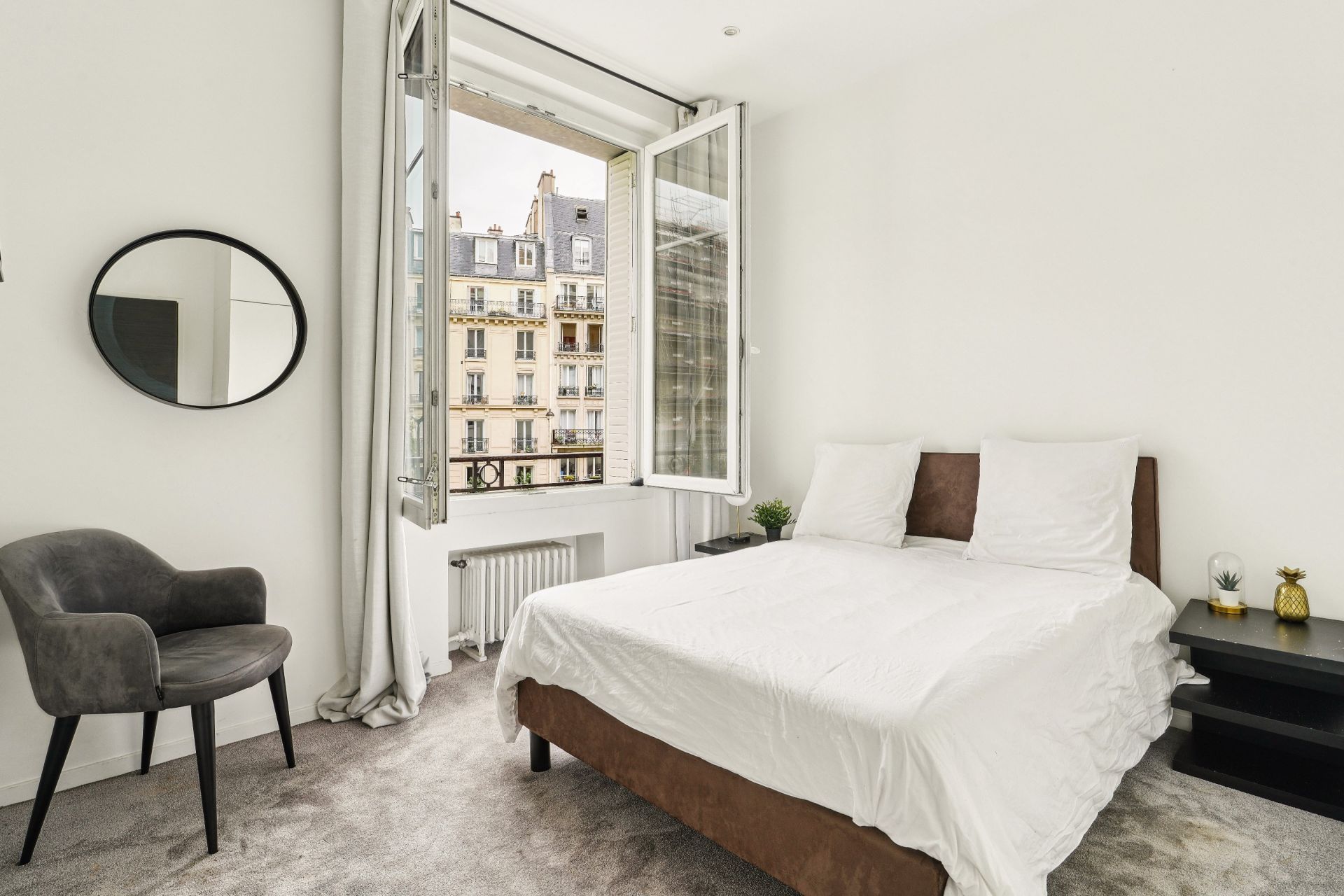 luxury apartment 5 Rooms for sale on PARIS (75017)