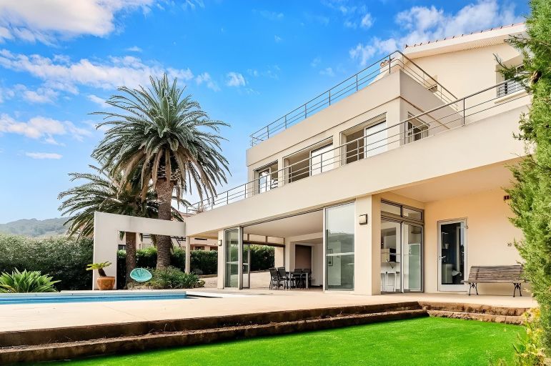 maison de luxe 9 Pièces en vente sur PORT VENDRES (66660)