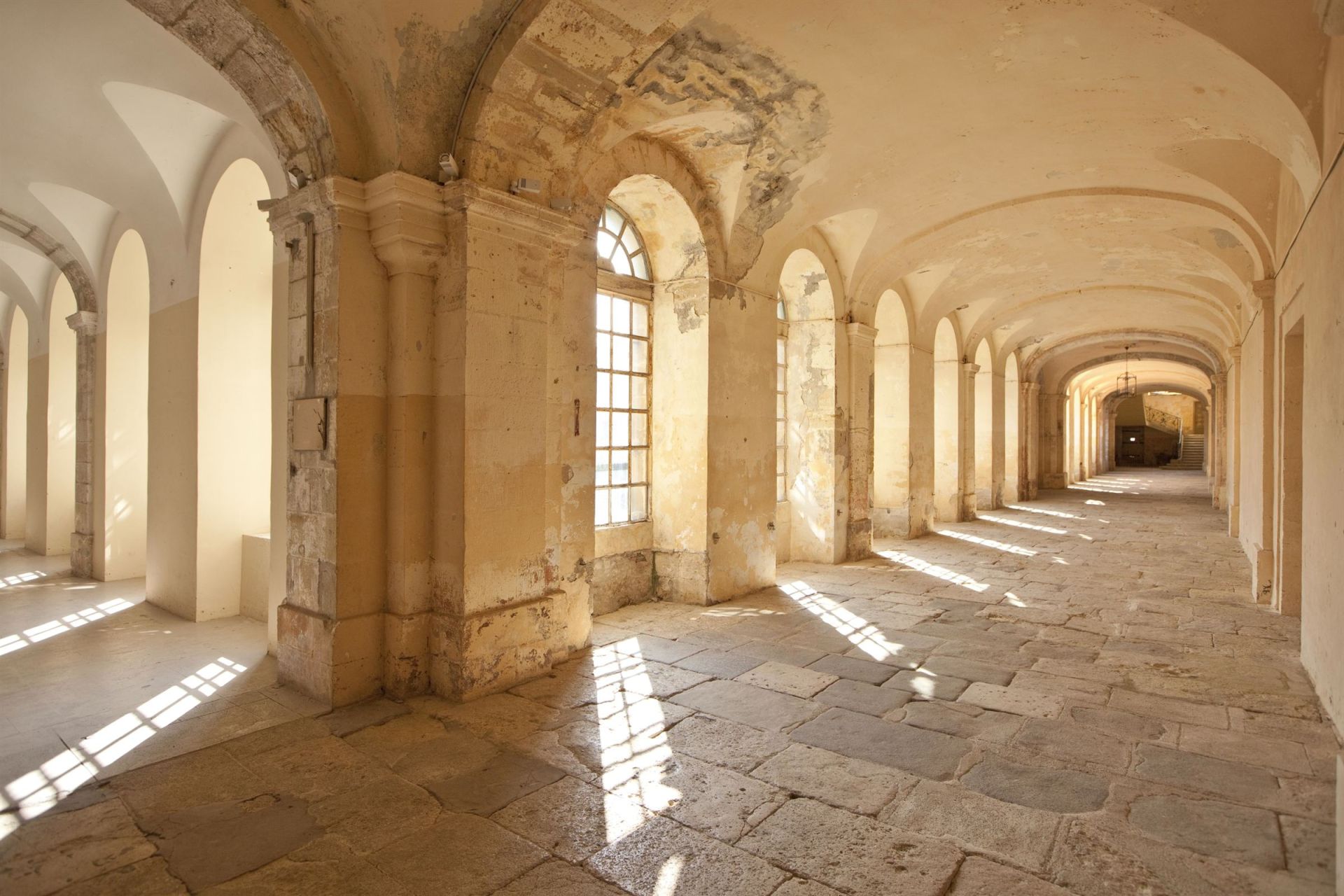 castle 30 Rooms for sale on PEZENAS (34120)