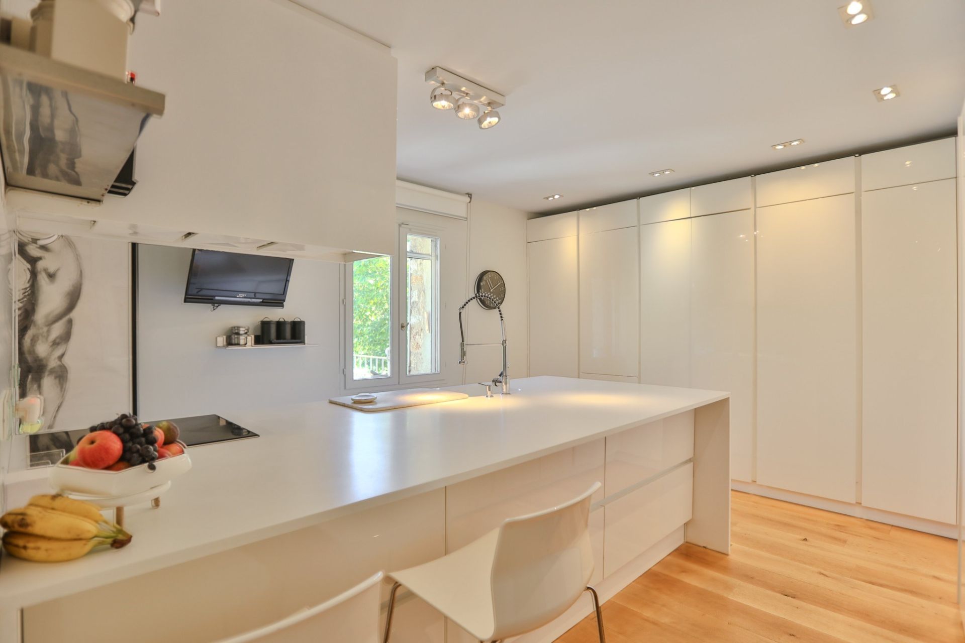 luxury house 10 Rooms for sale on BONNIEUX (84480)