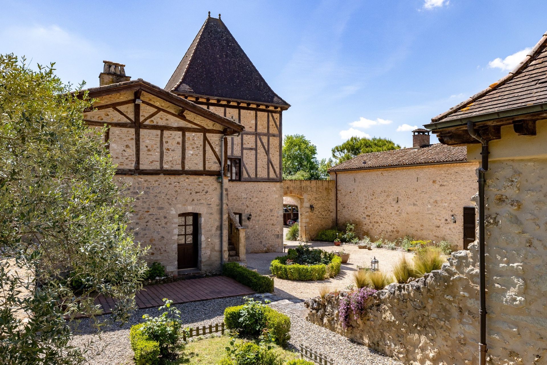 maison de luxe 28 Pièces en vente sur VILLENEUVE SUR LOT (47300)