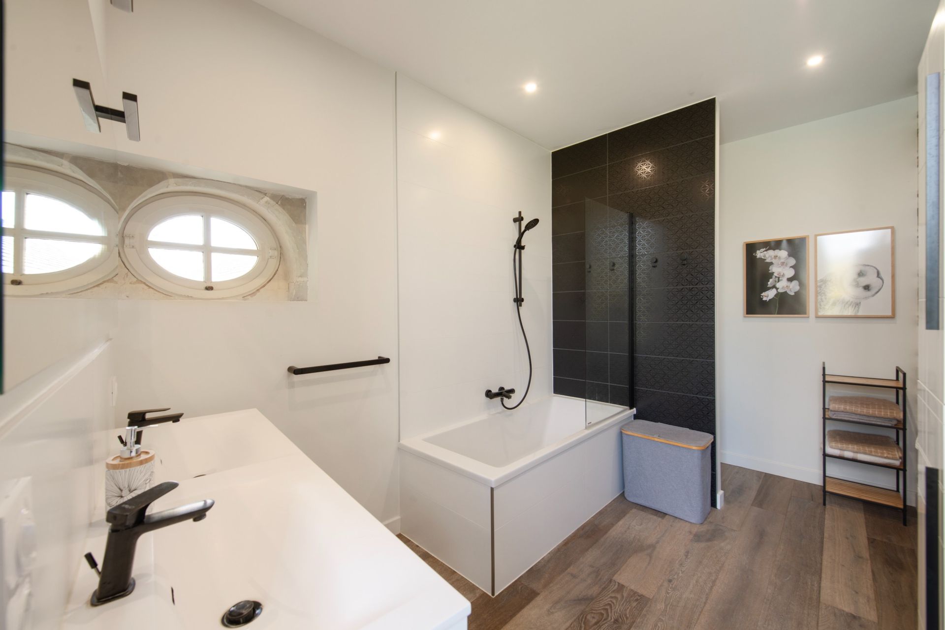 mansion 12 Rooms for sale on ANGERS (49000)