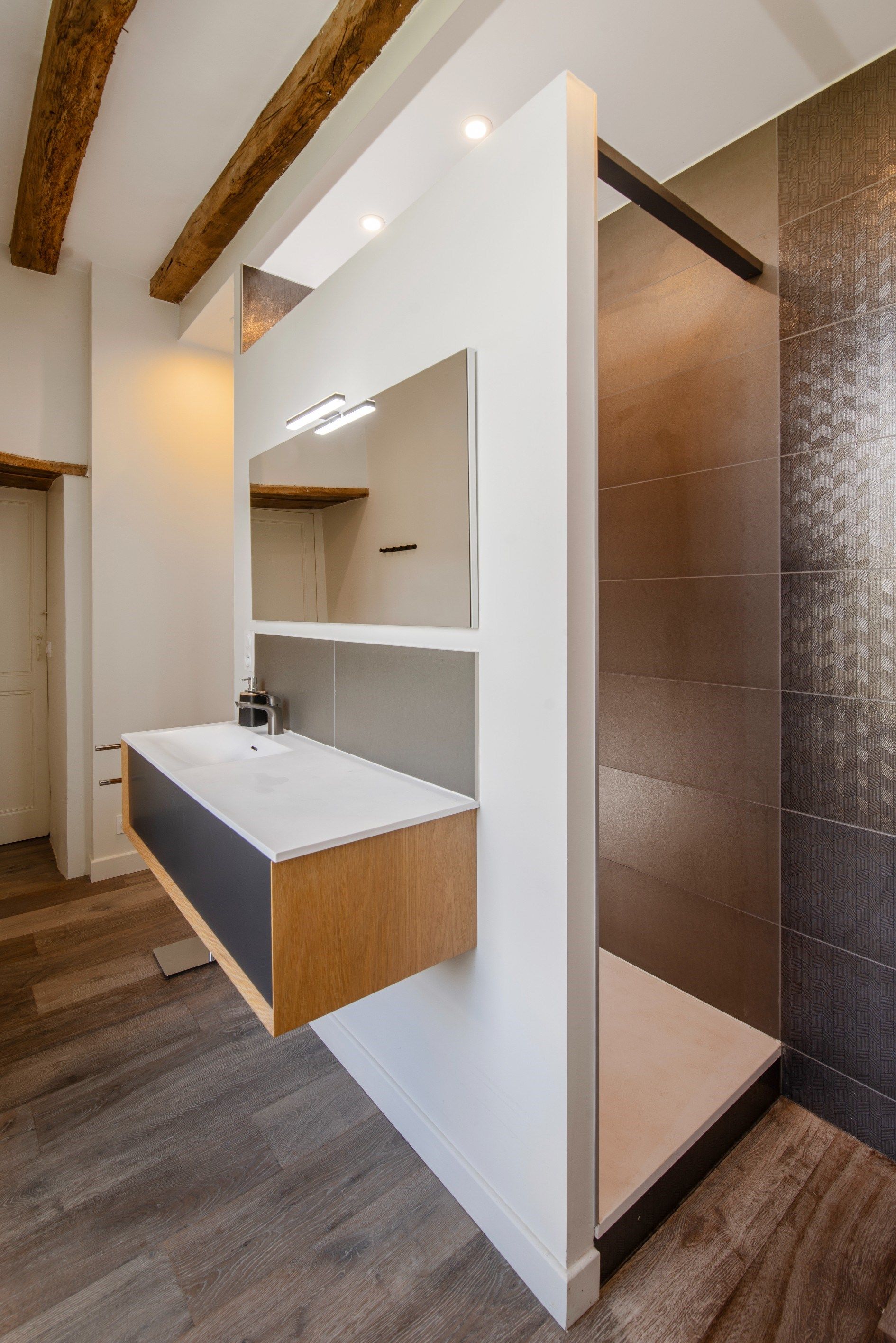 mansion 12 Rooms for sale on ANGERS (49000)