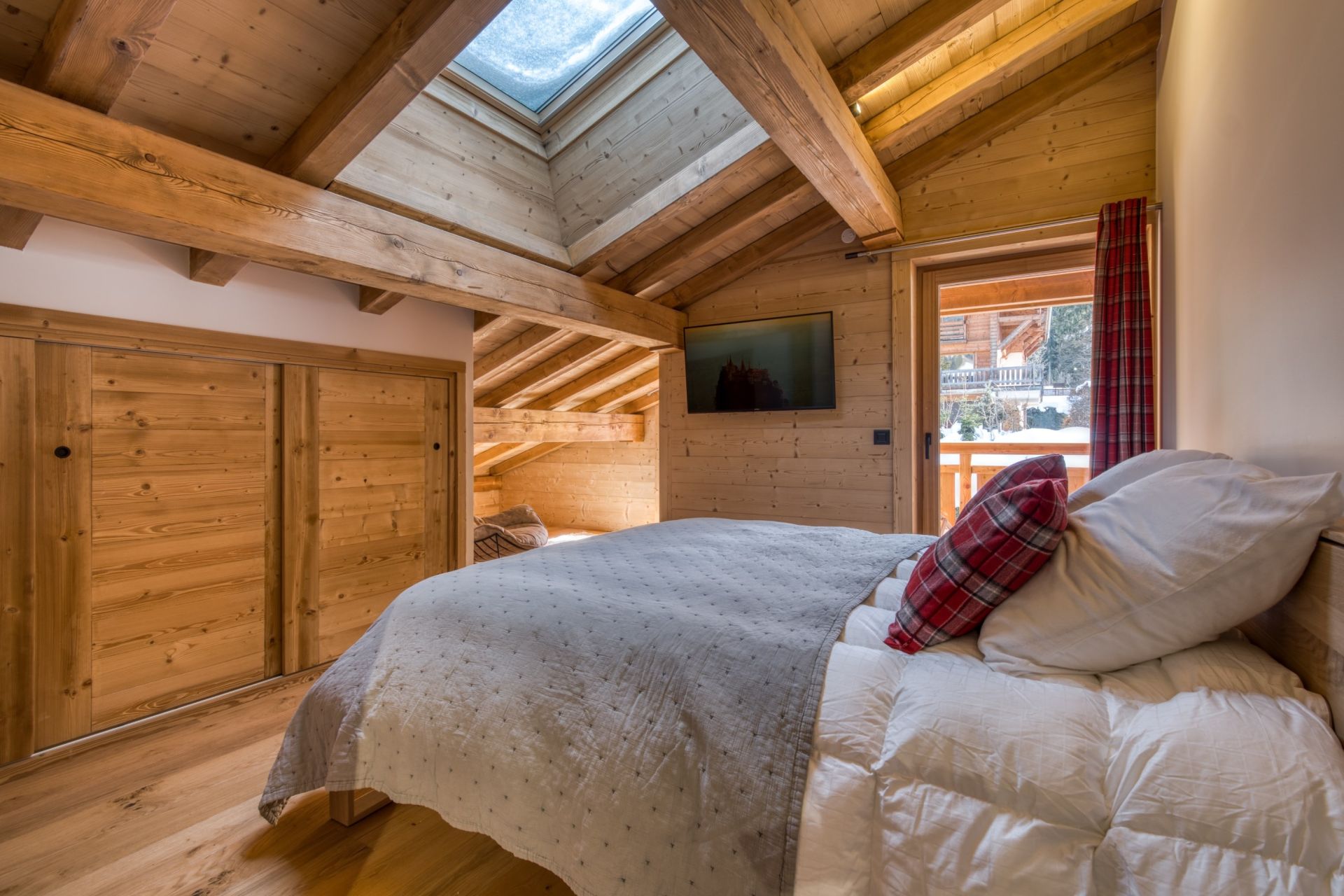 luxury apartment 6 Rooms for sale on MEGEVE (74120)