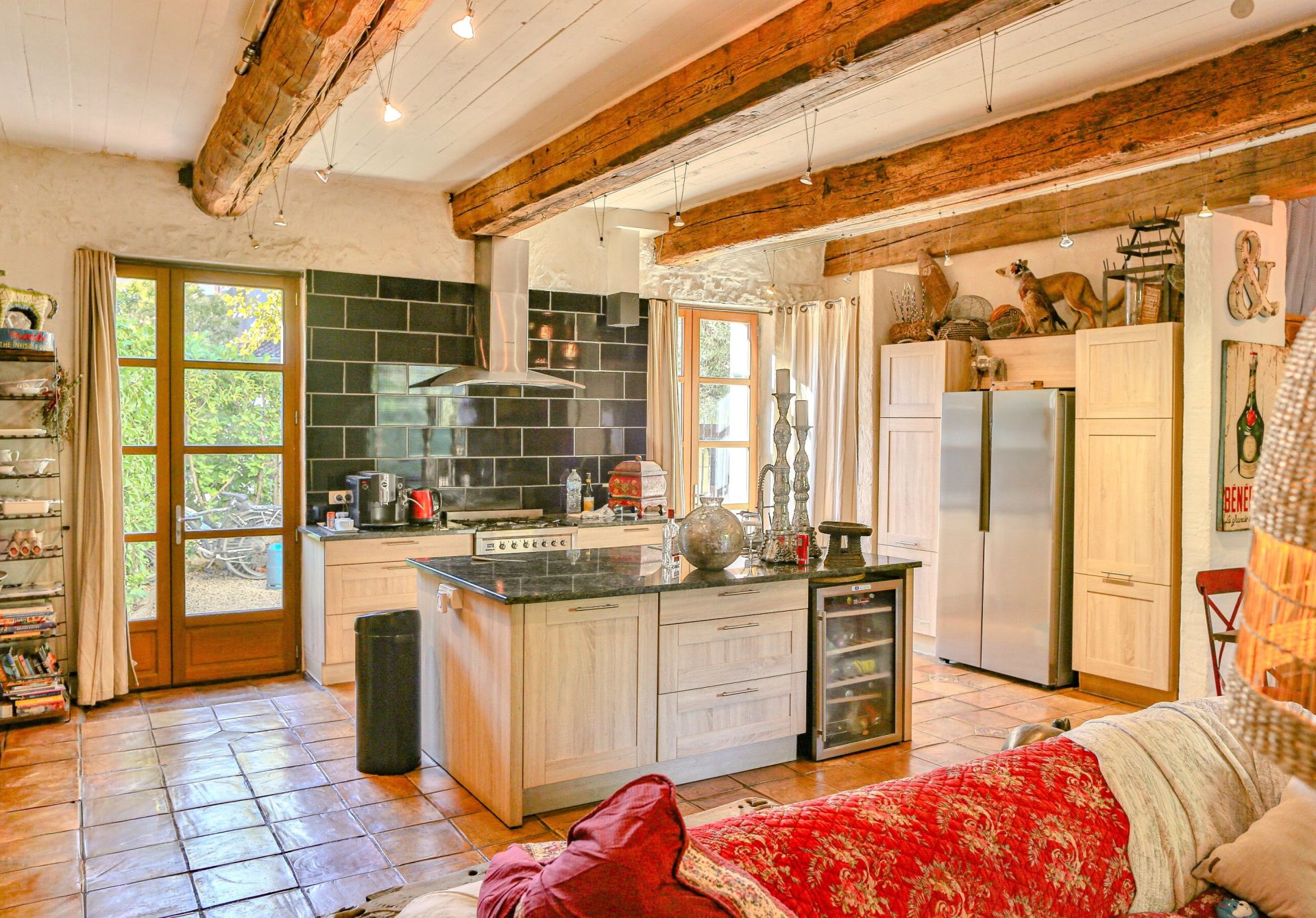 luxury house 8 Rooms for sale on L ISLE SUR LA SORGUE (84800)