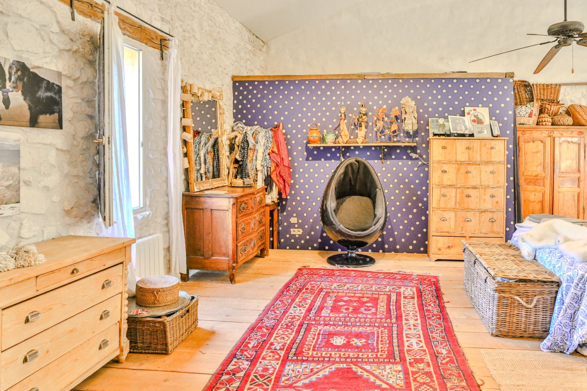 luxury house 8 Rooms for sale on L ISLE SUR LA SORGUE (84800)