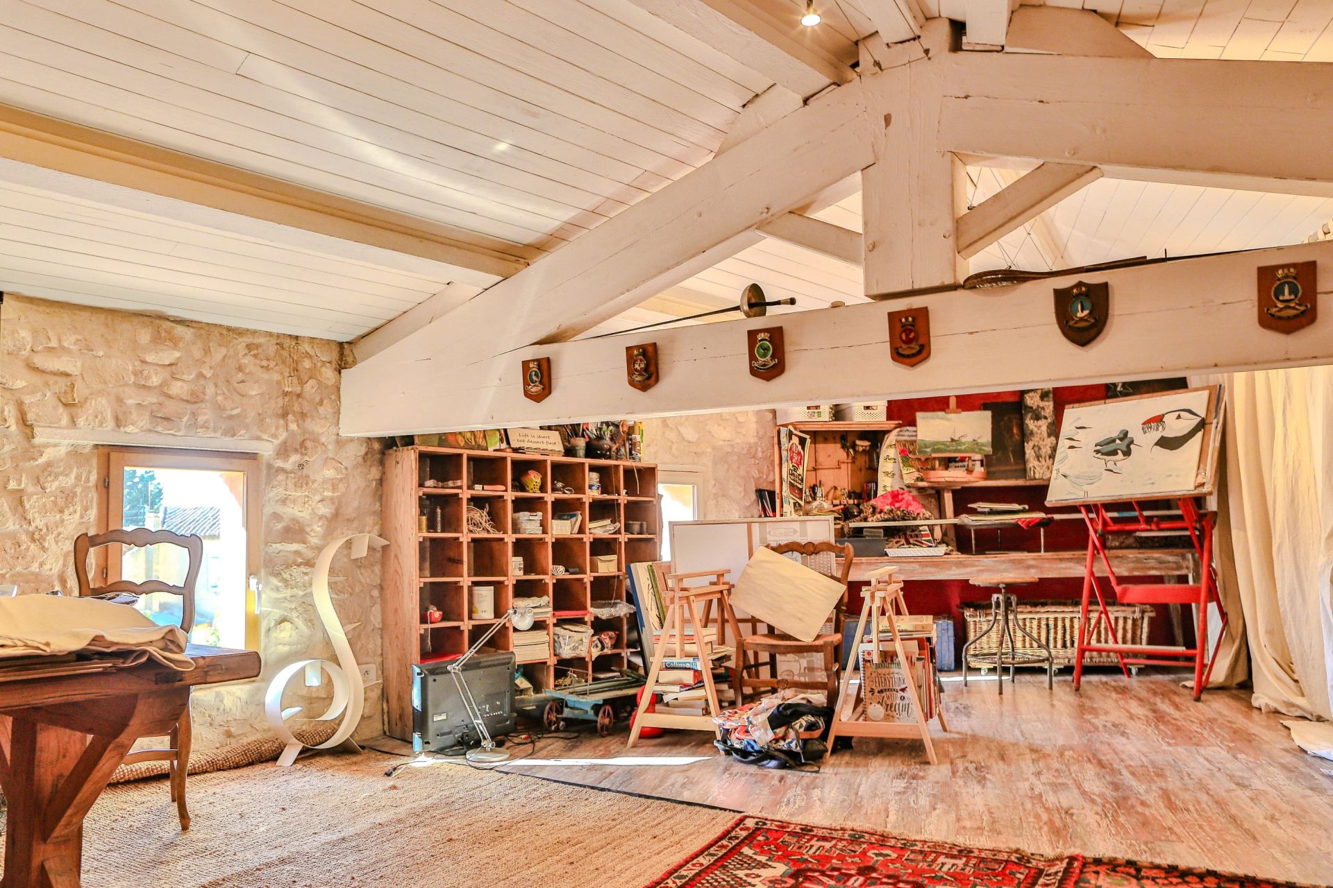 luxury house 8 Rooms for sale on L ISLE SUR LA SORGUE (84800)