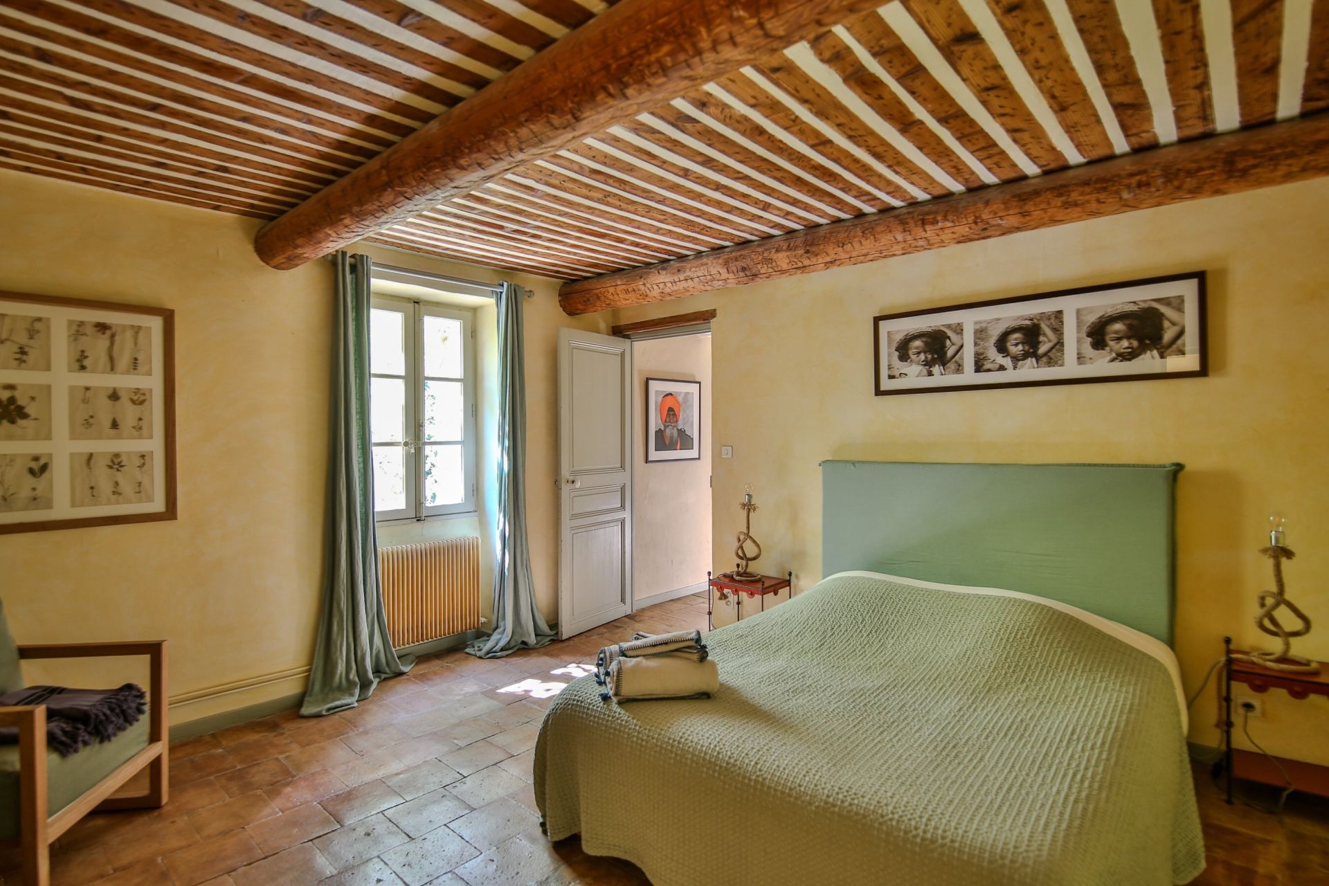 luxury house 15 Rooms for sale on L ISLE SUR LA SORGUE (84800)