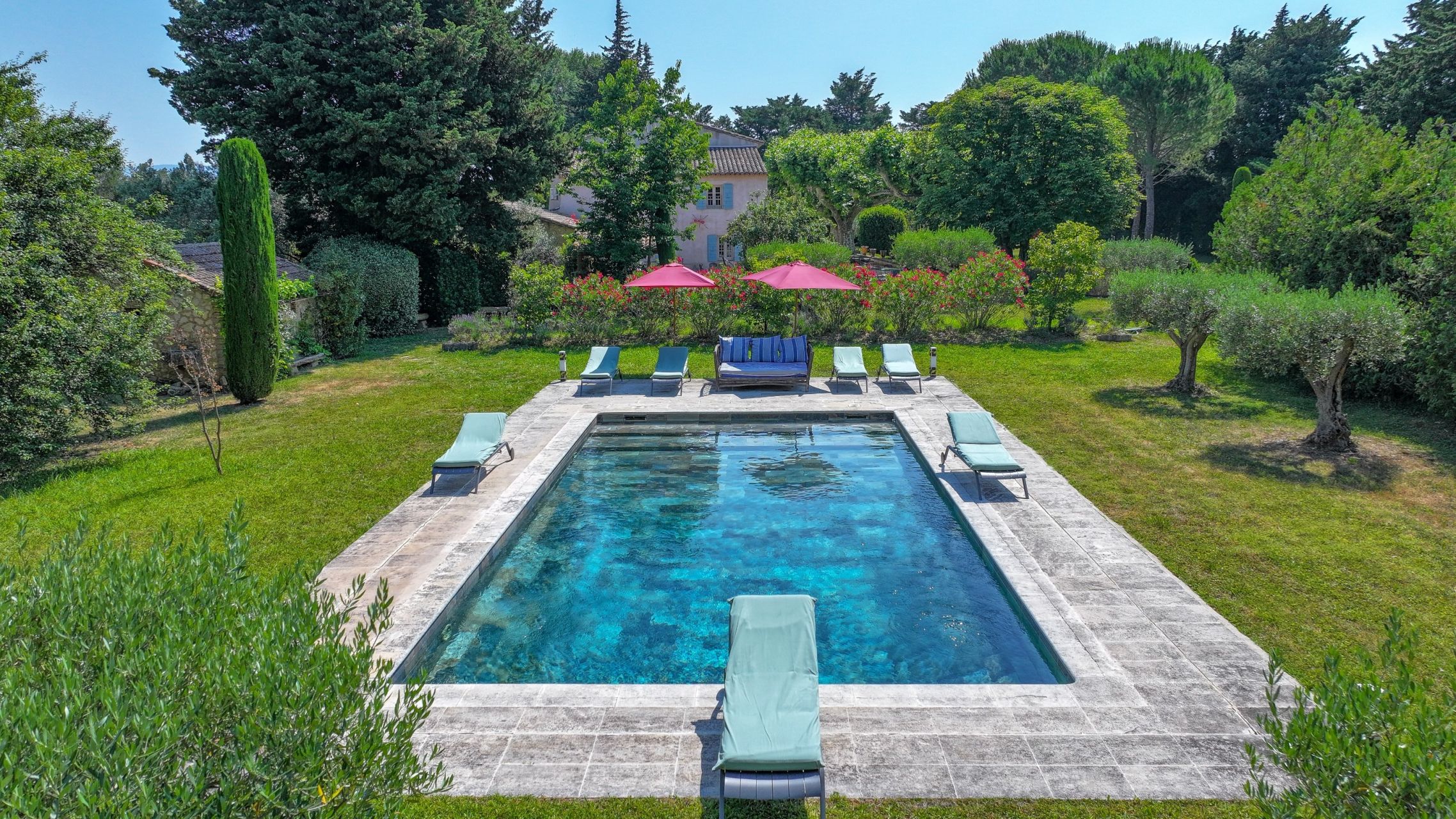 maison de luxe 15 Pièces en vente sur LES VIGNERES (84300)