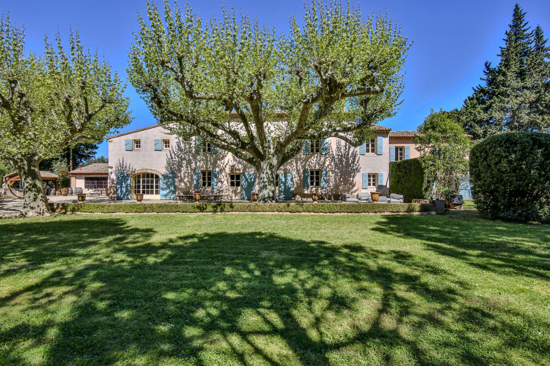 maison de luxe 15 Pièces en vente sur L ISLE SUR LA SORGUE (84800)