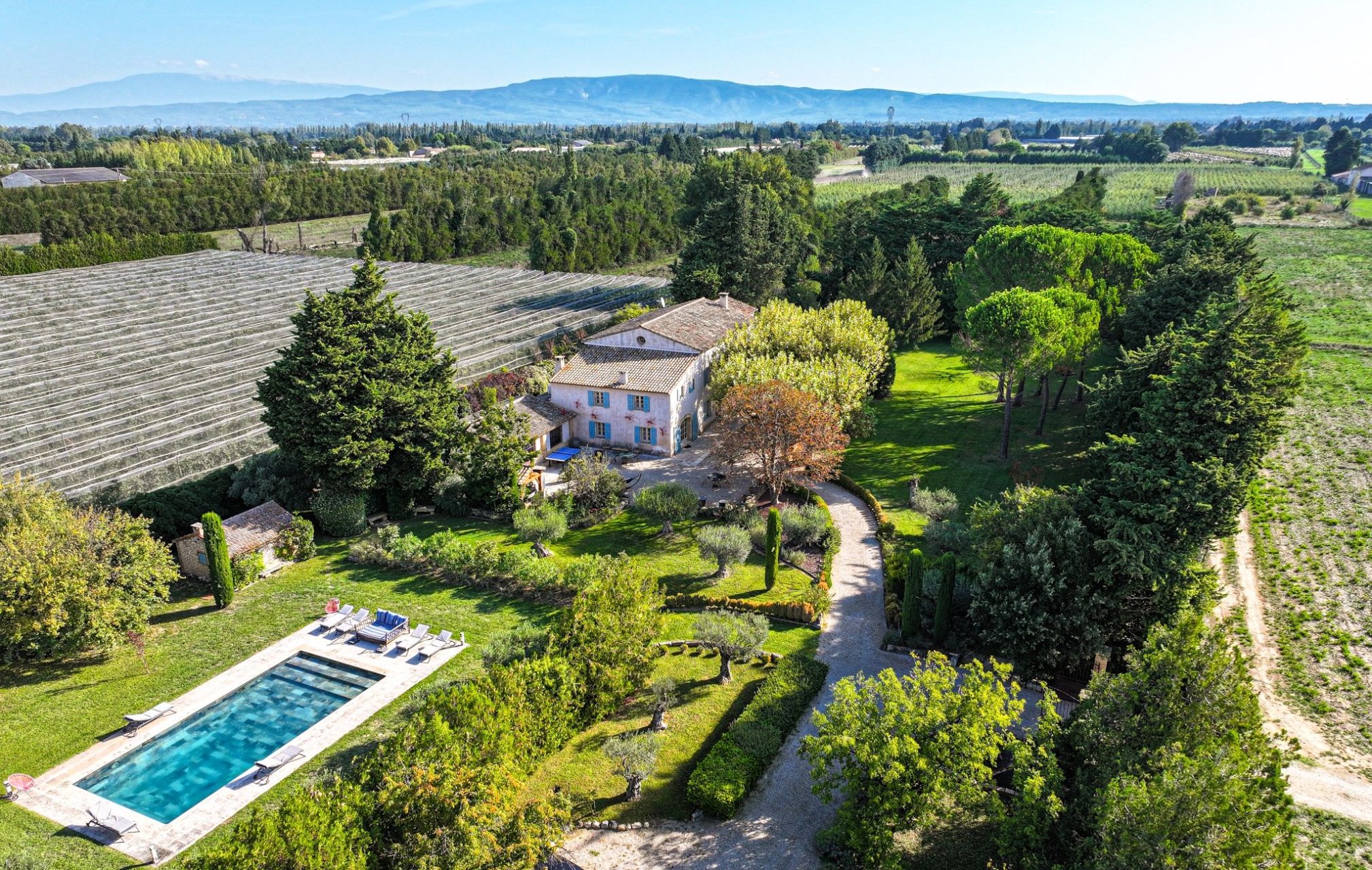 luxury house 15 Rooms for sale on L ISLE SUR LA SORGUE (84800)