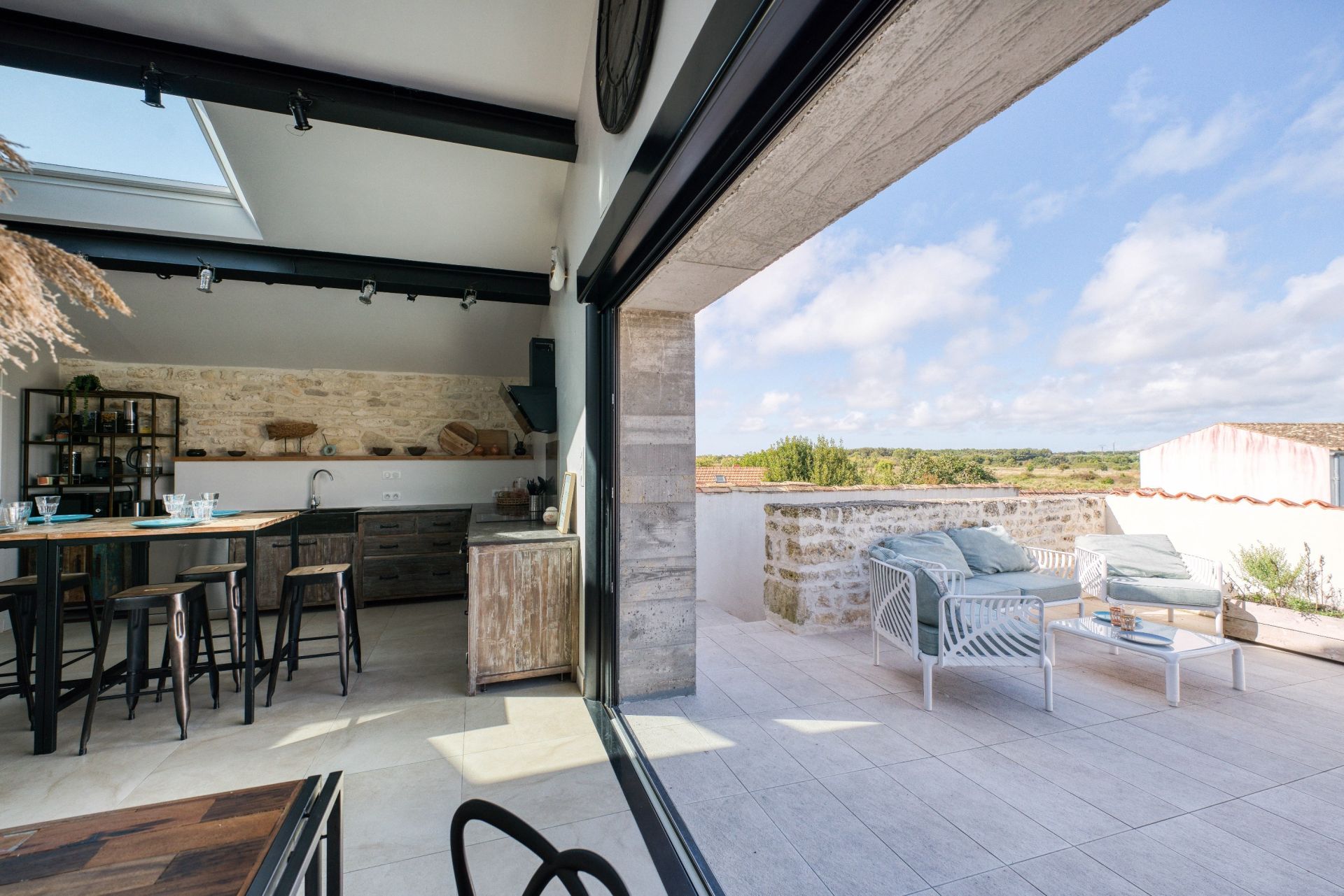 luxury house 7 Rooms for sale on DOLUS D OLERON (17550)