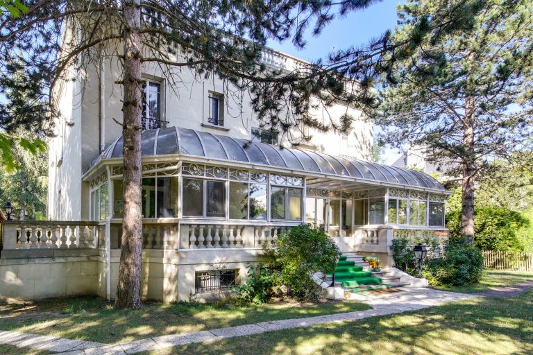 mansion (hôtel particulier) 15 Rooms for sale on FONTENAY SOUS BOIS (94120)