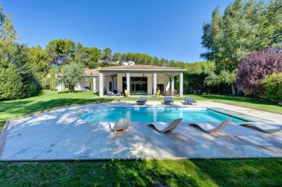 Sale Luxury house Auriol 7 Rooms 272 m²