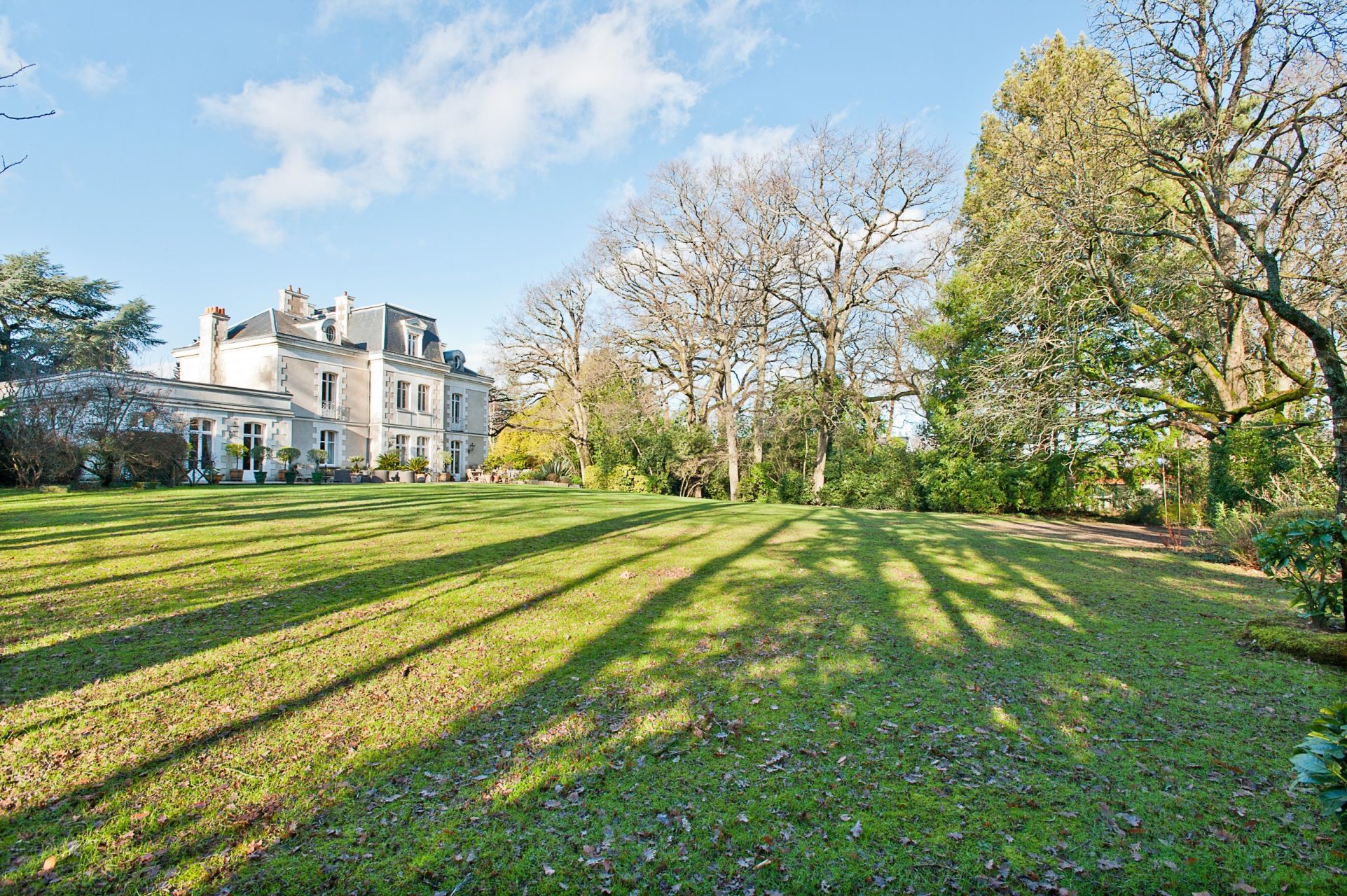 maison de maître 21 Pièces en vente sur LA CHAPELLE SUR ERDRE (44240)