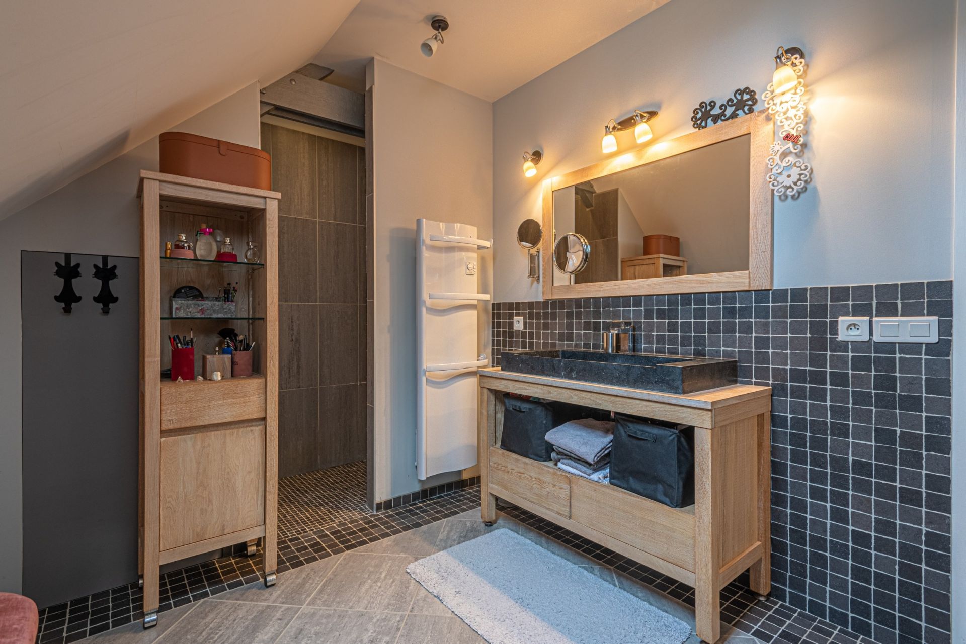 luxury property 21 Rooms for sale on QUIMPER (29000)