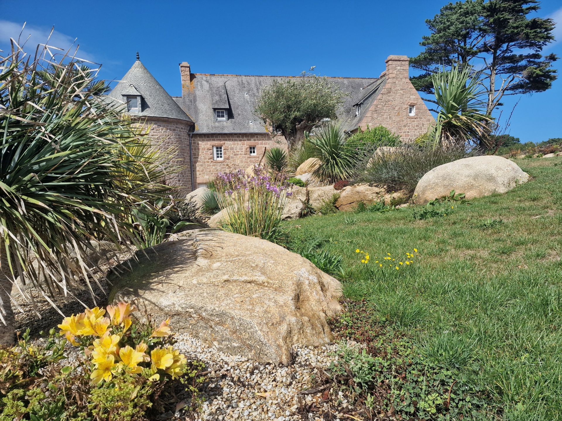 luxury house 15 Rooms for sale on PLOUGRESCANT (22820)