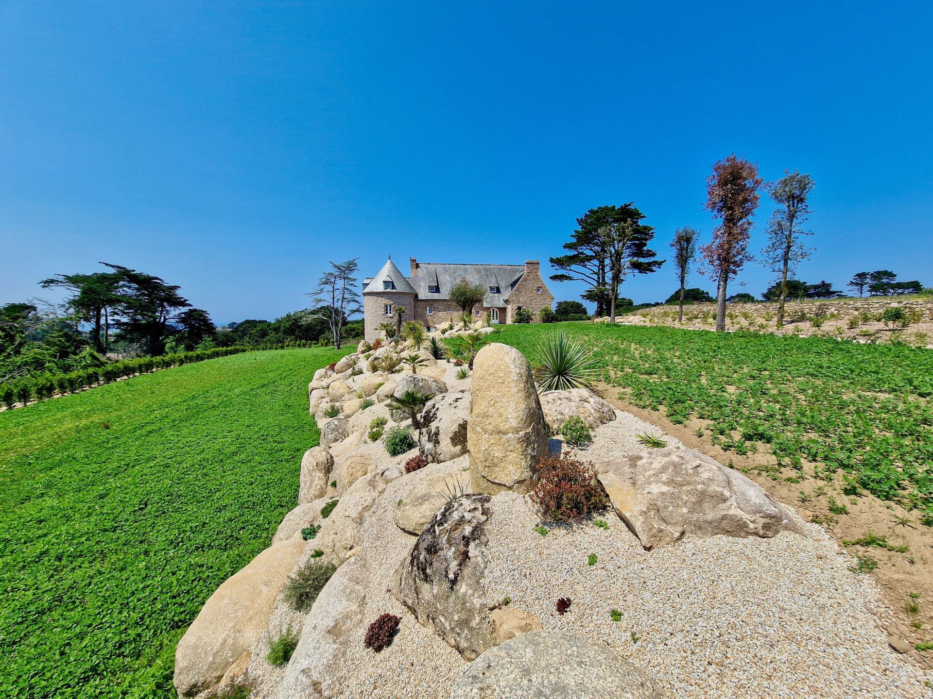 luxury house 15 Rooms for sale on PLOUGRESCANT (22820)