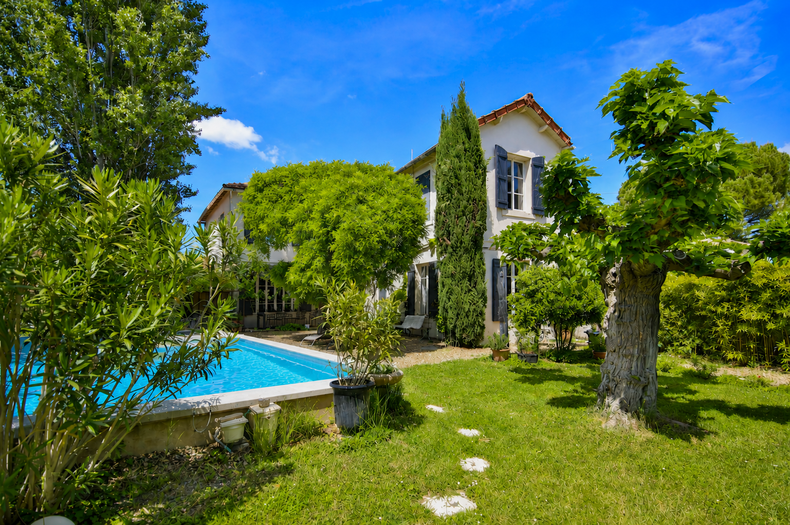 maison de luxe 12 Pièces en vente sur L ISLE SUR LA SORGUE (84800)