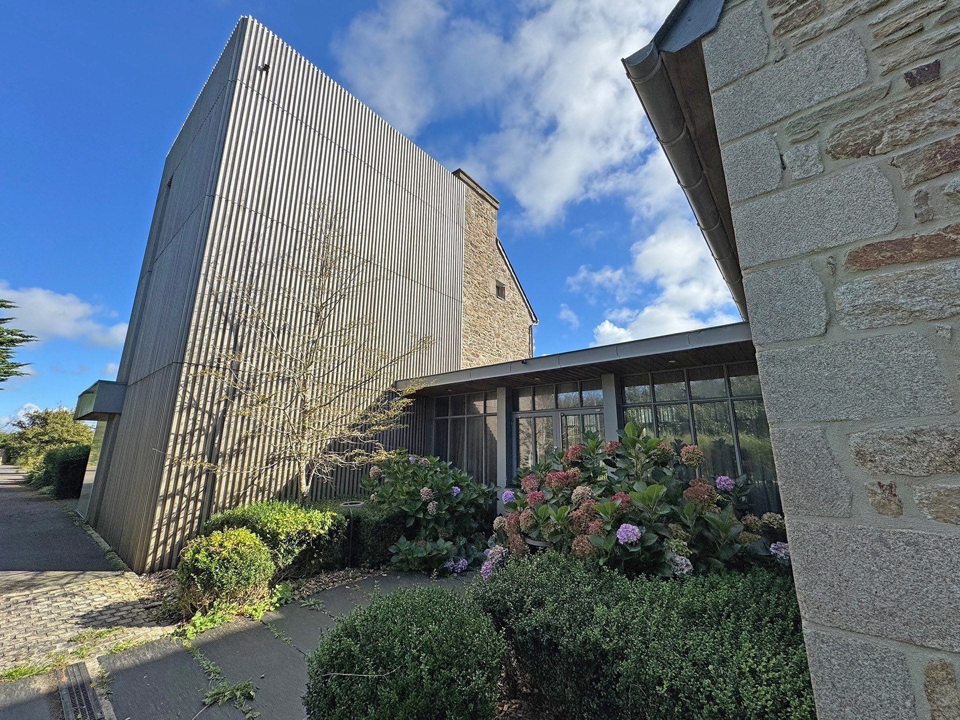 luxury house 20 Rooms for sale on LANDEDA (29870)