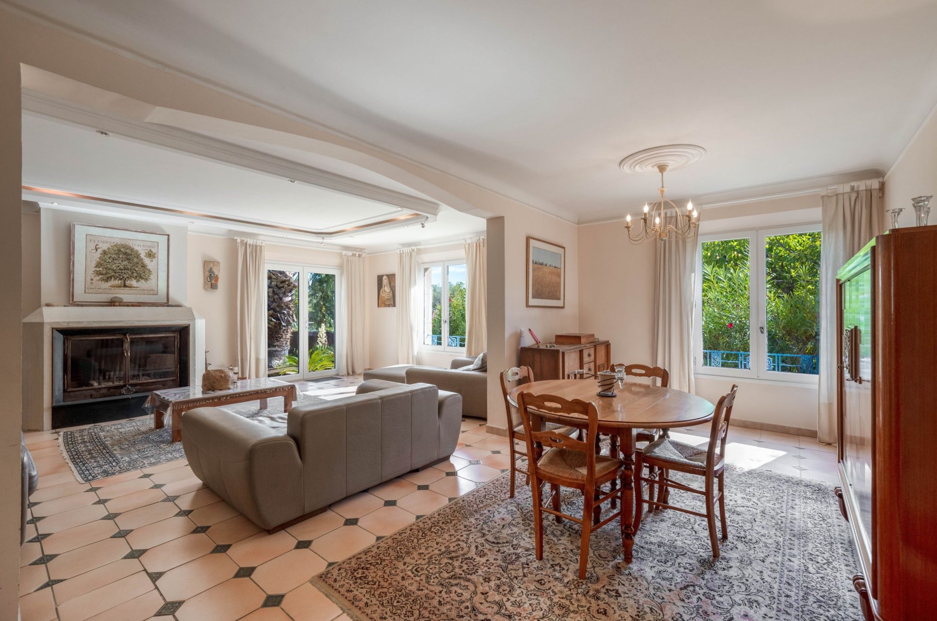 maison provençale de luxe 7 Pièces en vente sur LA CADIERE D AZUR (83740)